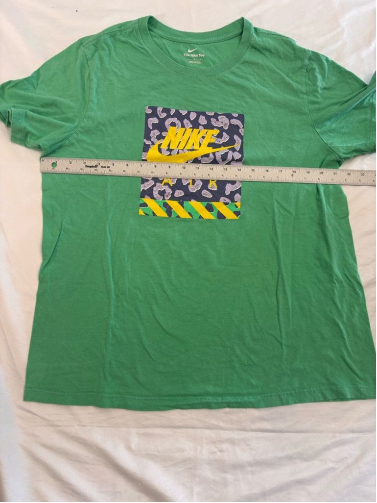 Nike Men's Nike Green Graphic T-Shirt Size L Size US L / EU 52-54 / 3 - 2 Thumbnail