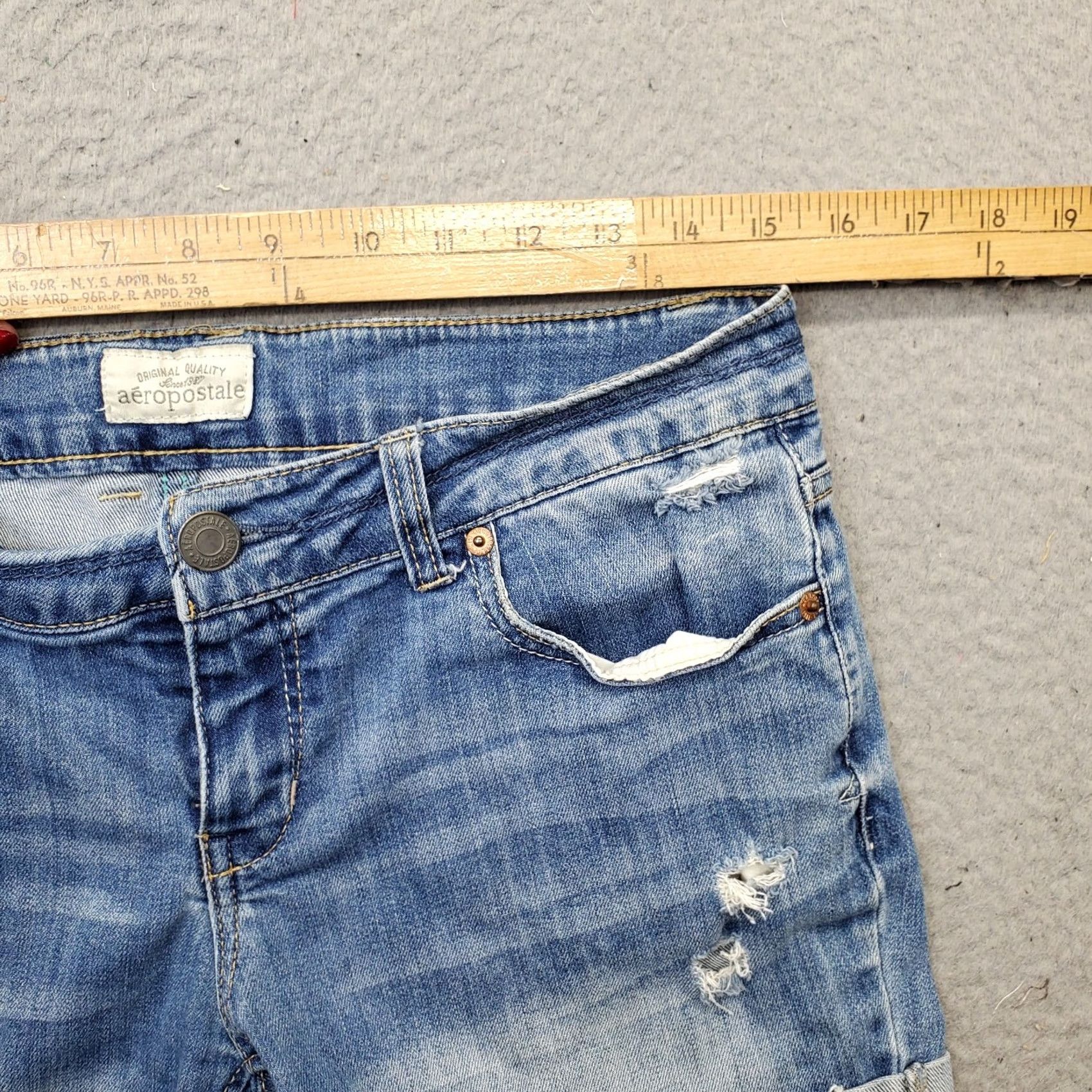 Vintage Aéropostale Denim Shorts Womens 7/8 Blue Flat Front Y2K Cuffed Hem Distressed Shirt Size 28" / US 6 / IT 42 - 5 Thumbnail