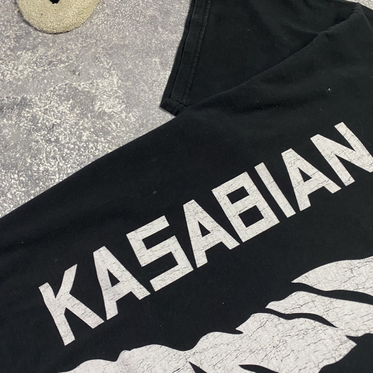 Band Tees Vintage Kasabian 2011 Big Graphic logo rock band tee Size US XL / EU 56 / 4 - 3 Thumbnail