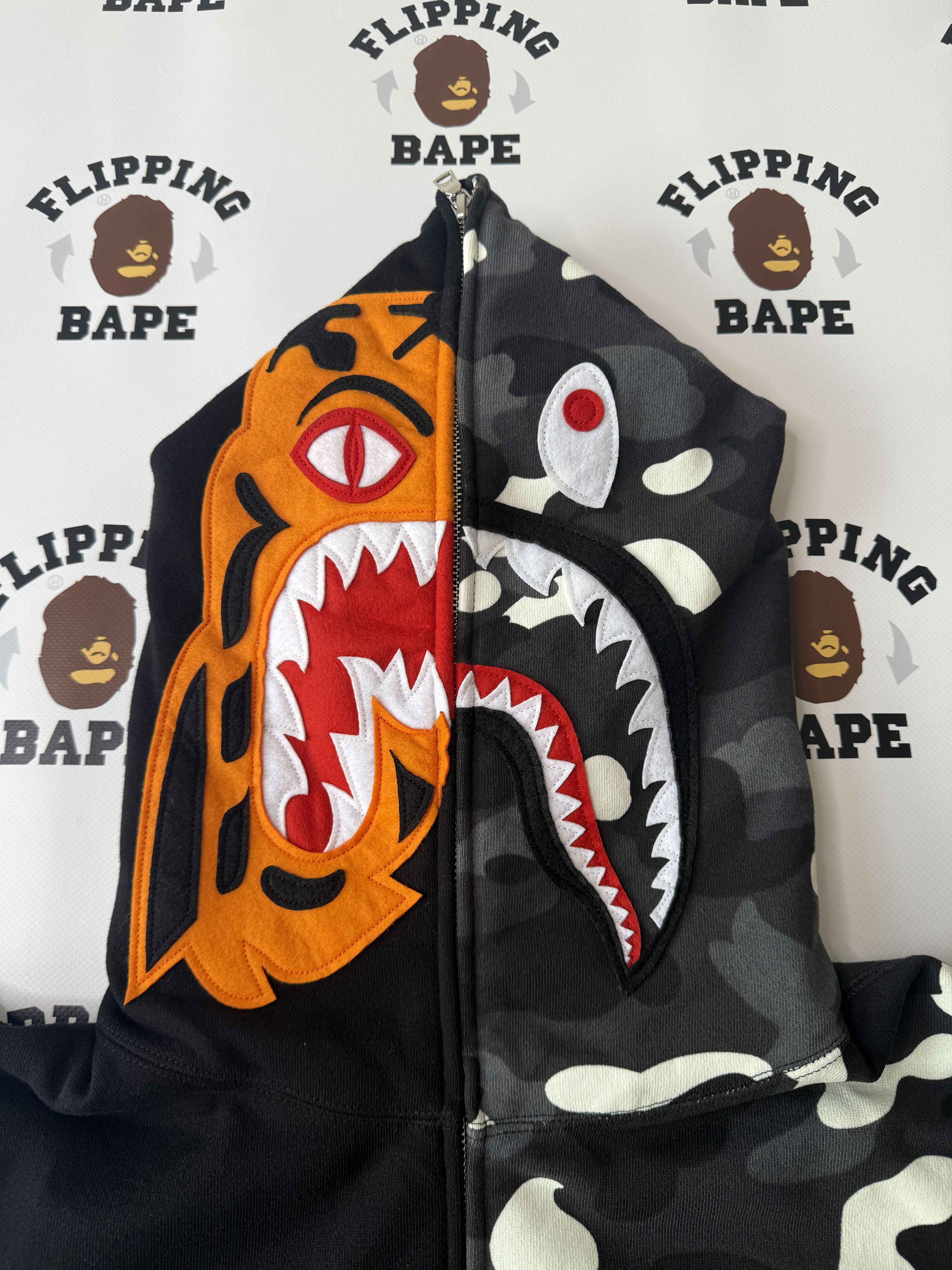 Bape BAPE CITY CAMO TIGER SHARK FULL ZIP HOODIE AW25 Size US L / EU 52-54 / 3 - 7 Thumbnail