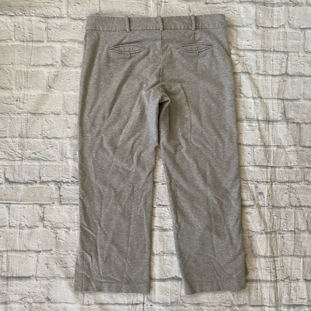 Express Express women 8 cotton blend soft & comfy Capri pants grey Size 30" / US 8 / IT 44 - 7 Thumbnail