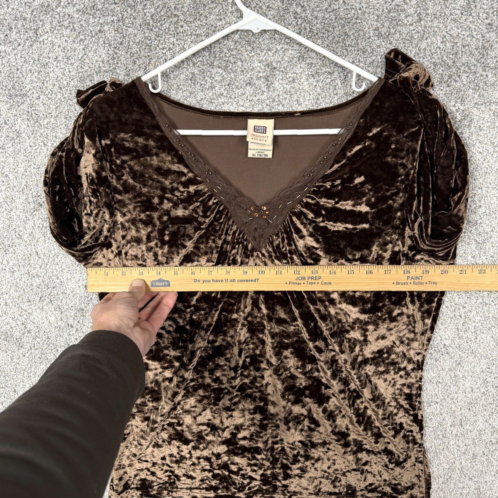 Faded Glory VINTAGE Brown Velvet Beaded Top XL Womens Blouse 3/4 Sleeve V-Neck Beaded 90s Gothic Grunge Whimsigoth Romantic Indie Sleaze Size XL / US 12-14 / IT 48-50 - 4 Thumbnail