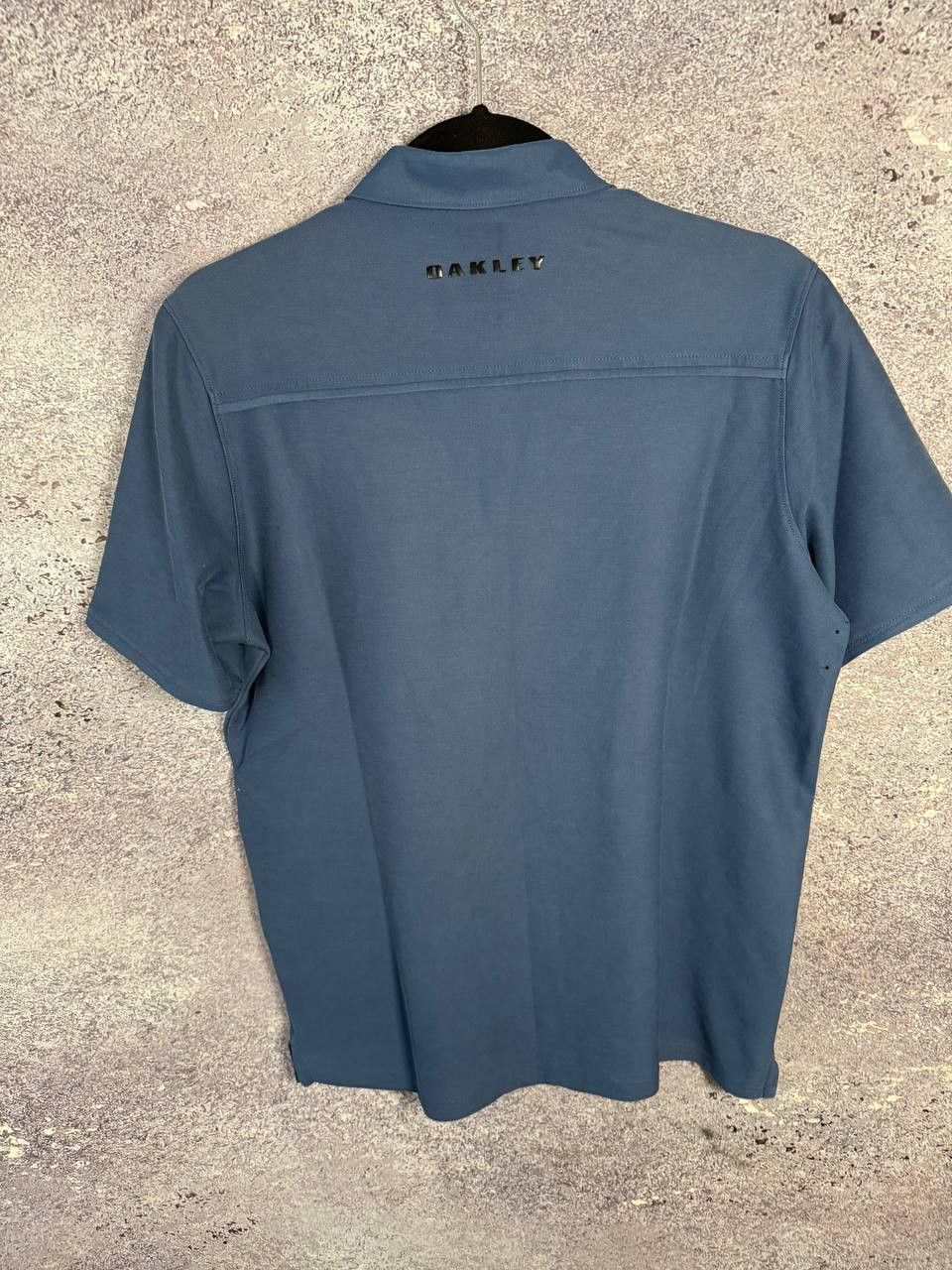 Oakley × Vintage Vintage Oakley Blue Center Logo Polos Streetwear Small Size US S / EU 44-46 / 1 - 11 Thumbnail