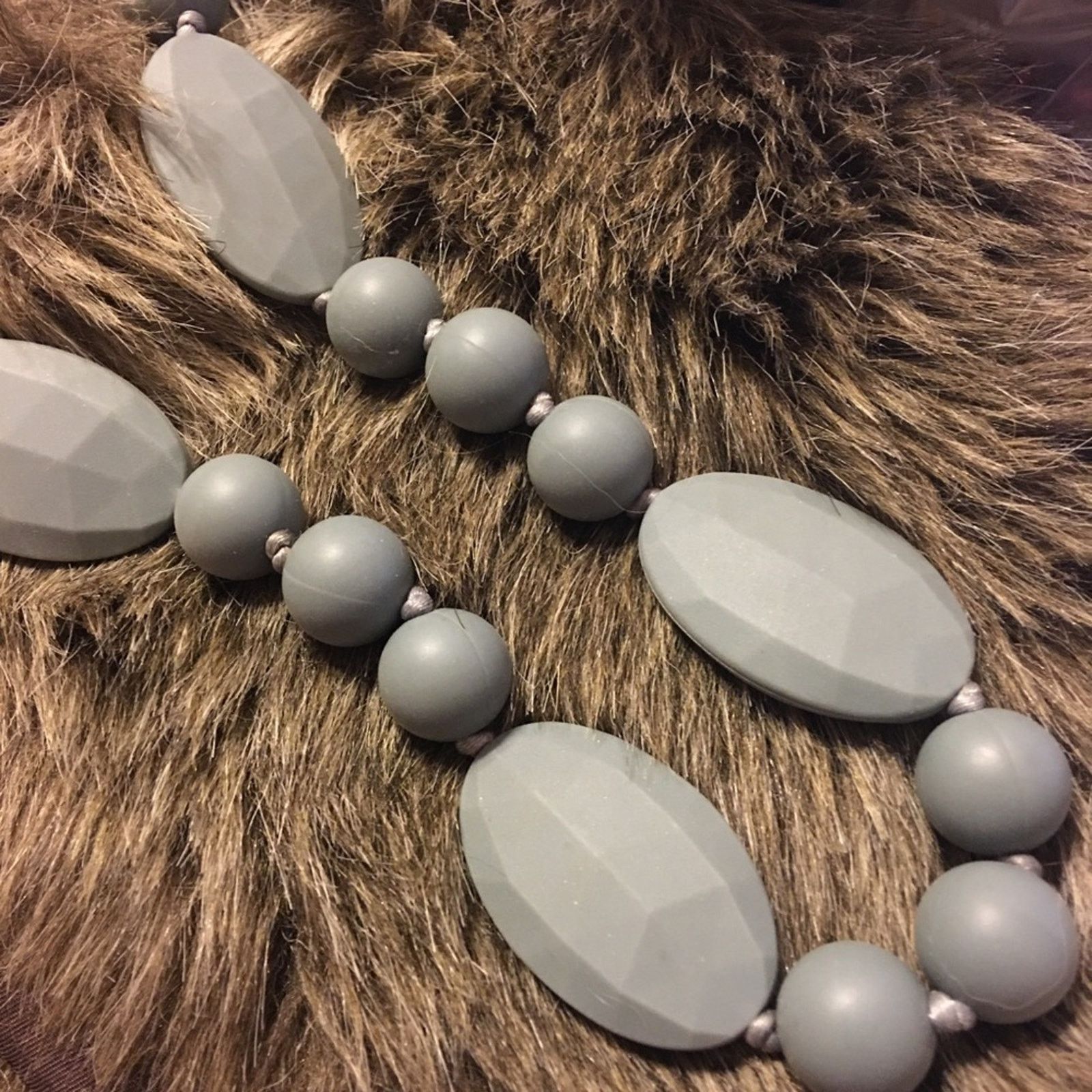 Jewelry Vintage large gray knotted rubber bead necklace Size ONE SIZE - 7 Thumbnail