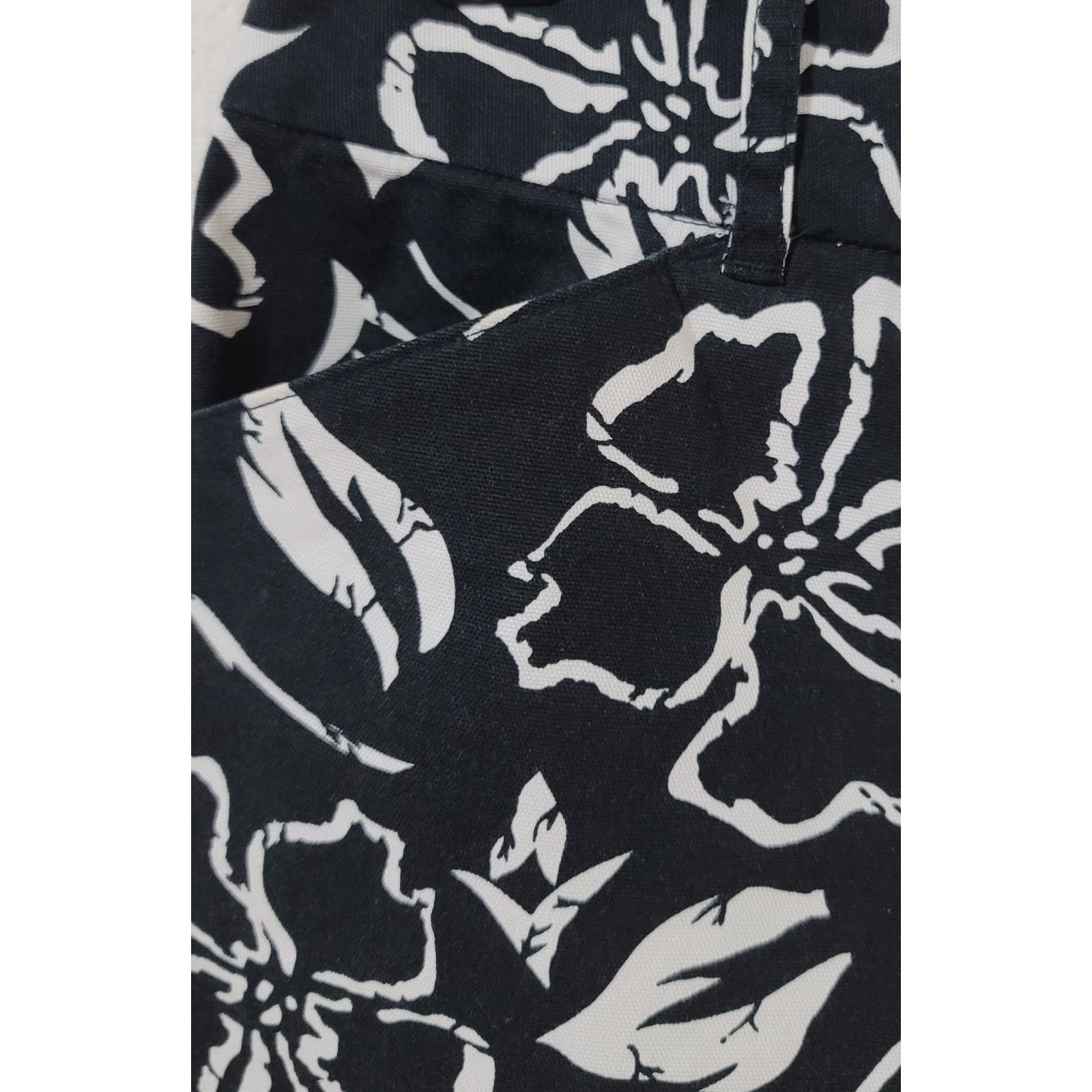 Other Charter Club Black Floral Allison Fit Pedal Pushers Capris 8 Size 30" / US 8 / IT 44 - 2 Thumbnail