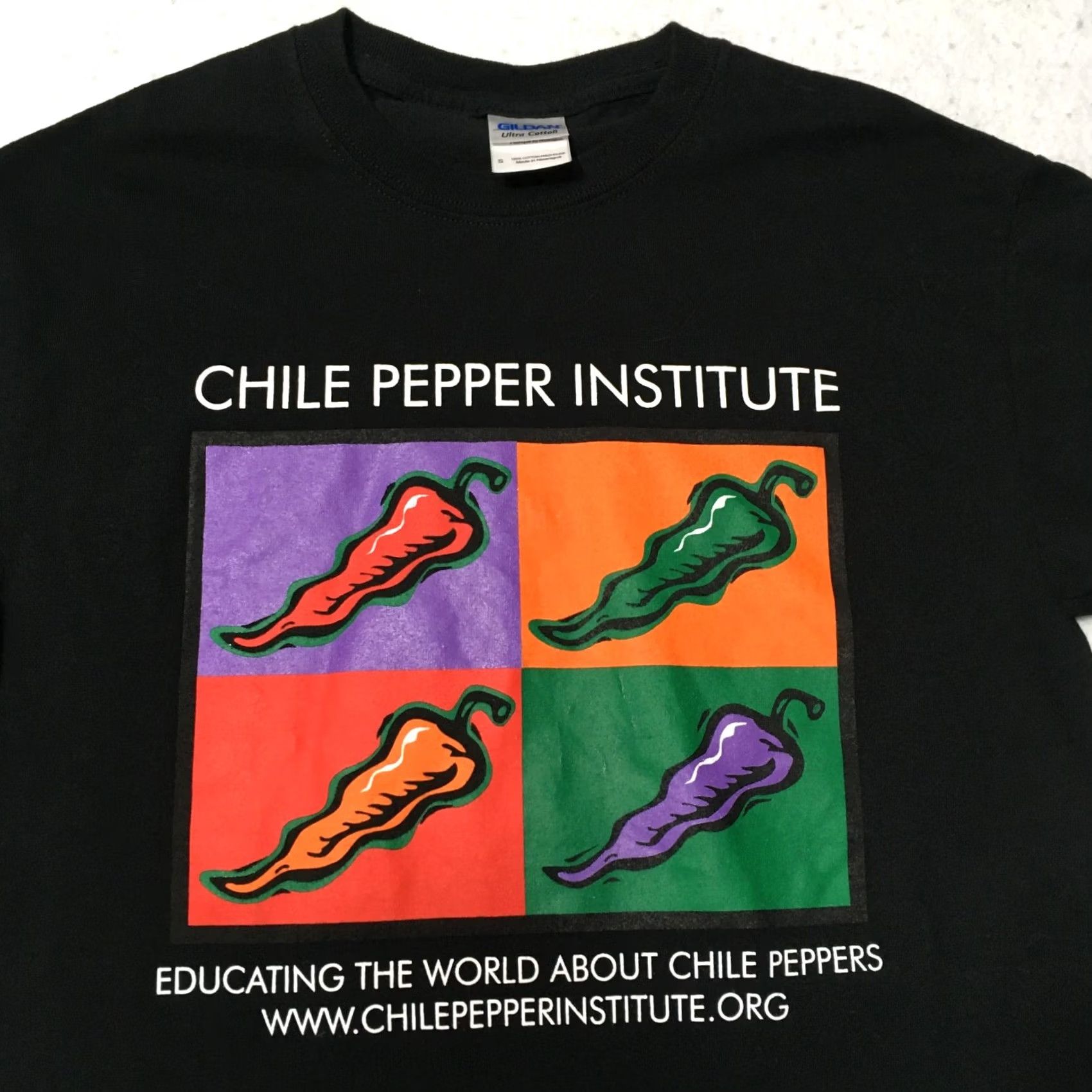 Gildan chile Chili Pepper institute educating world T Shirt Size small Black Size US S / EU 44-46 / 1 - 2 Thumbnail