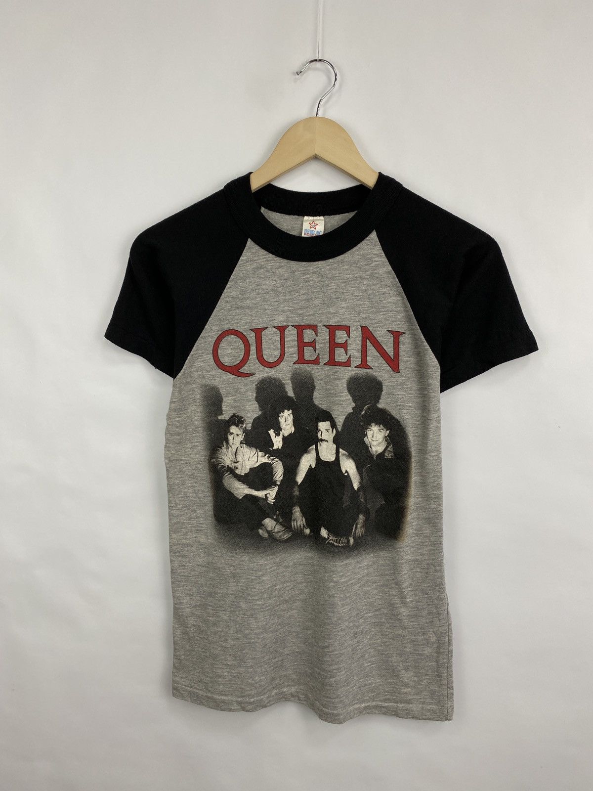 Band Tees 🇬🇧 Vintage 1984 Queen Freddie Mercury Rare T-Shirt Retro Hype Size US M / EU 48-50 / 2 - 4 Thumbnail