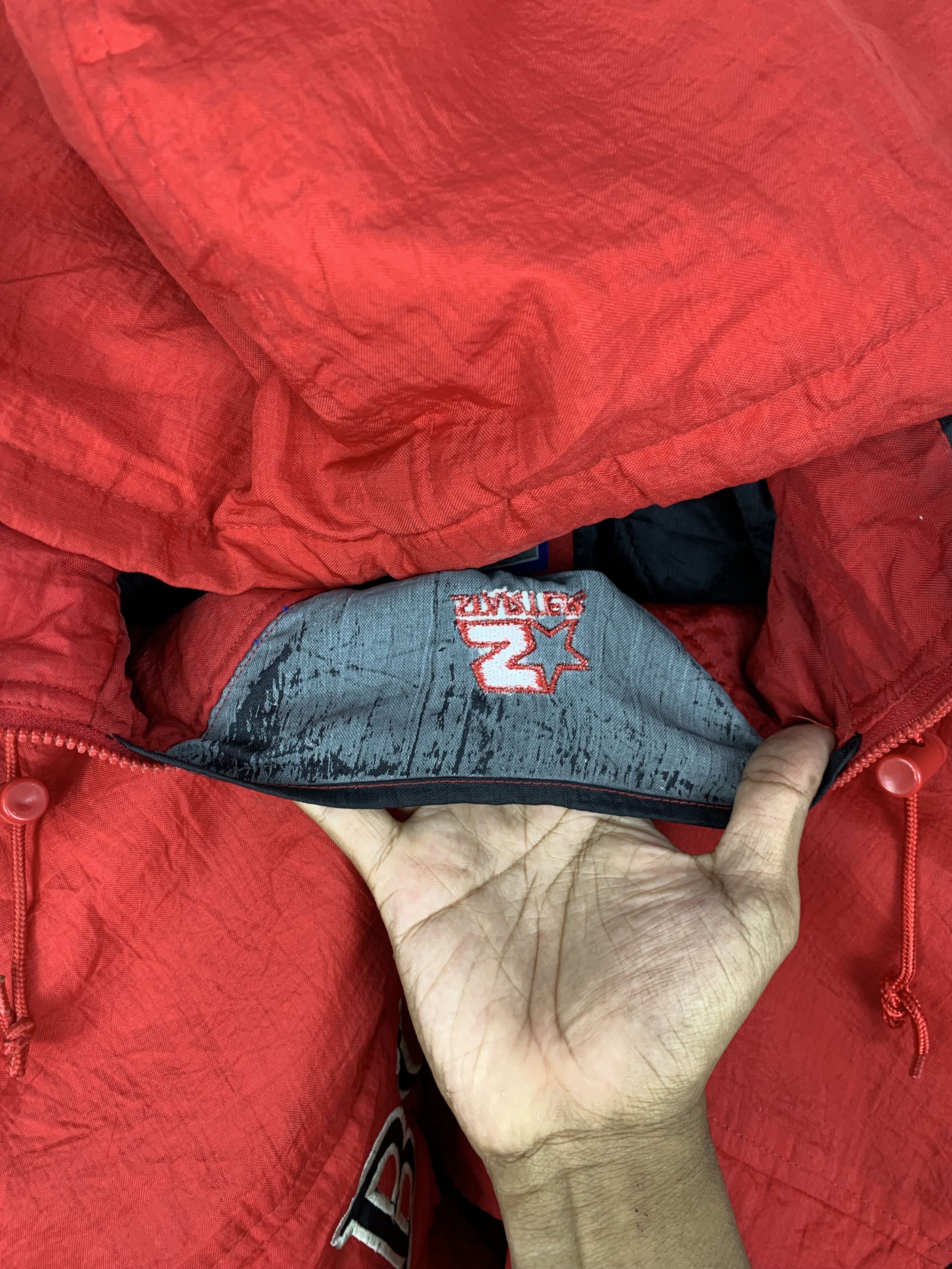 NBA × Starter × Vintage Vintage 90s Chicago Bulls Starter Hoodie Bomber Jacket J1362 Size US L / EU 52-54 / 3 - 15 Thumbnail