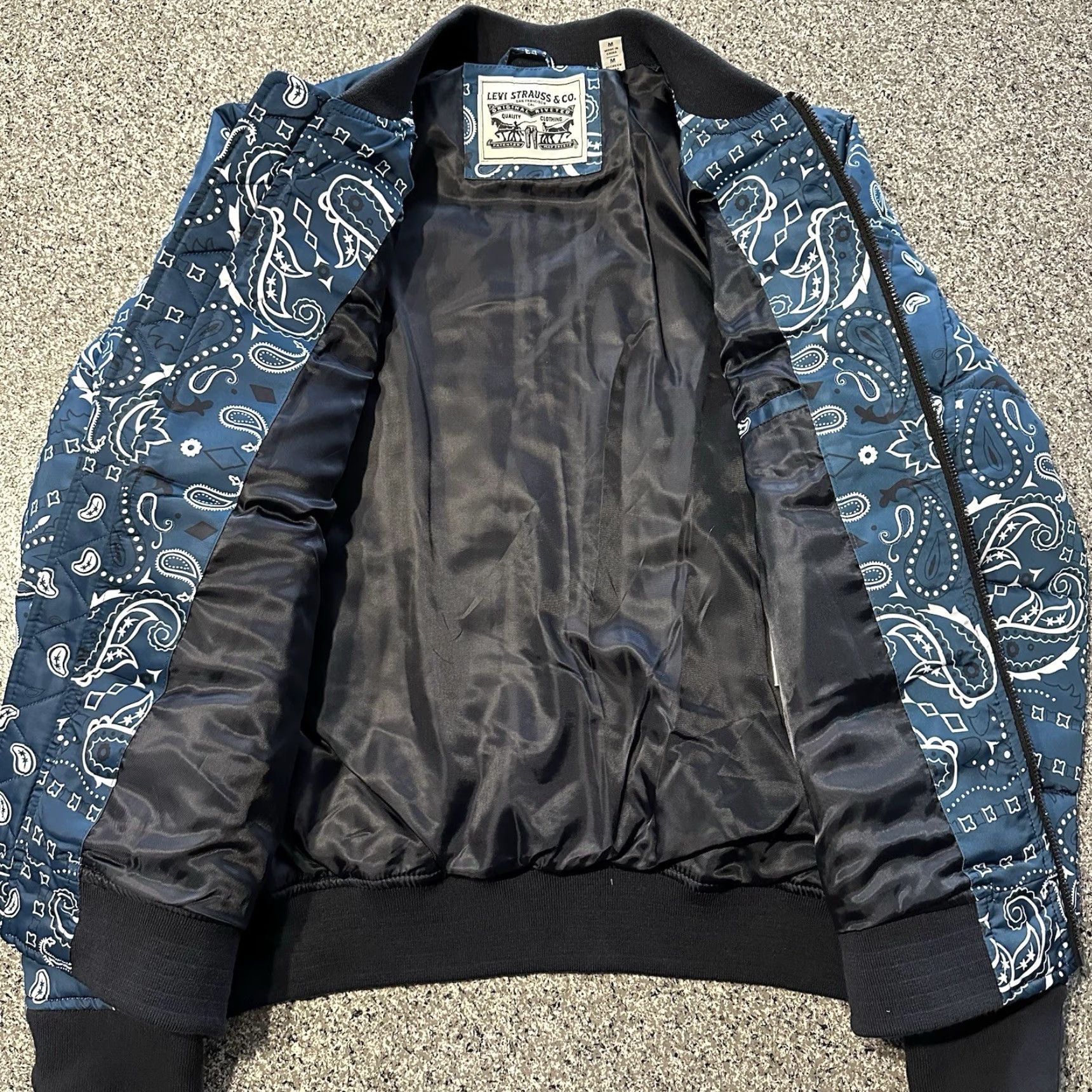 Levi's Levi's Bomber Jacket Mens M Quilted Puffer Blue Satin Bandana Paisley Jacket Size US M / EU 48-50 / 2 - 4 Thumbnail