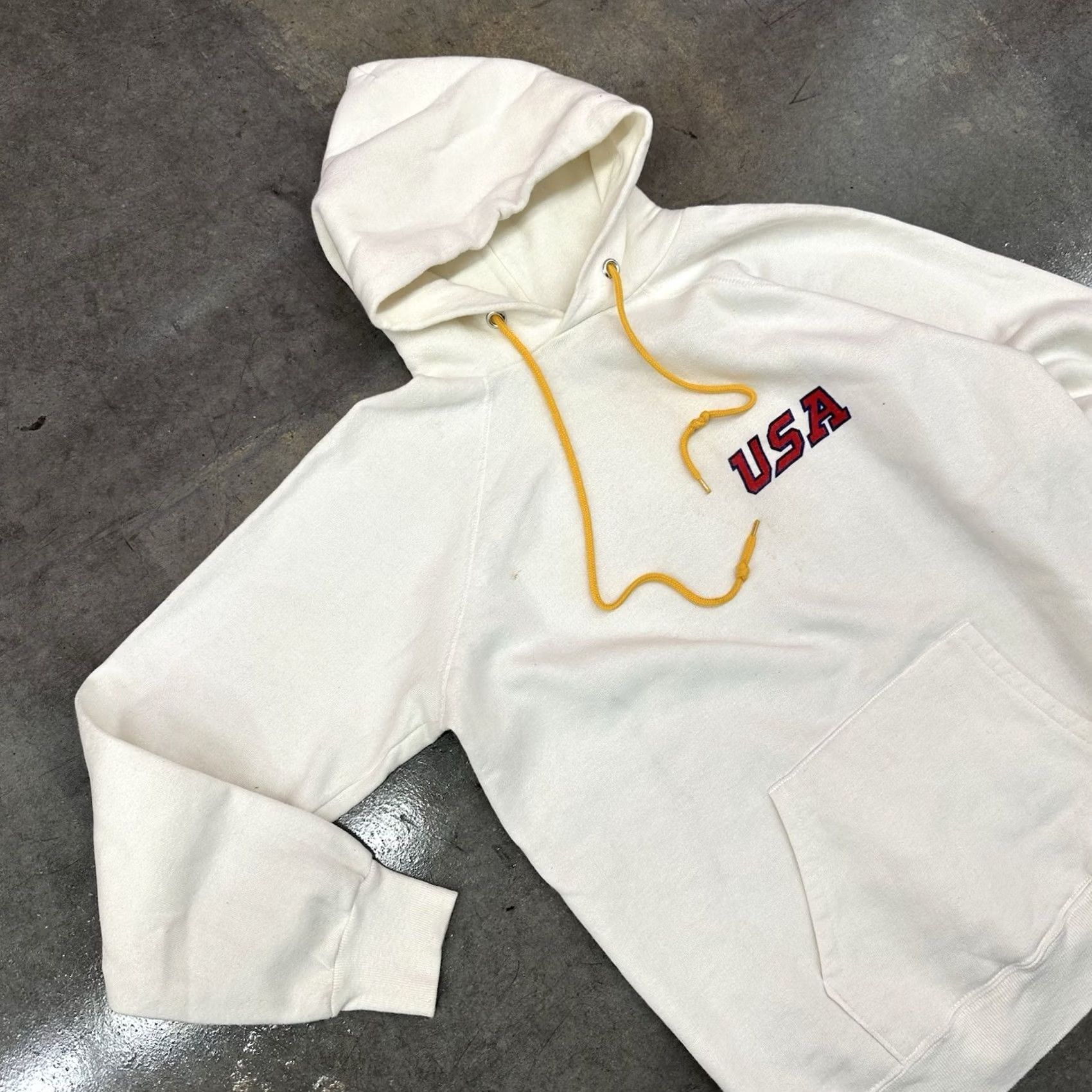 Champion VINTAGE Champion Hoodie Sweatshirt XL White USA 80s Raglan Sleeve 50/50 Blend Mens Size US XL / EU 56 / 4 - 2 Thumbnail
