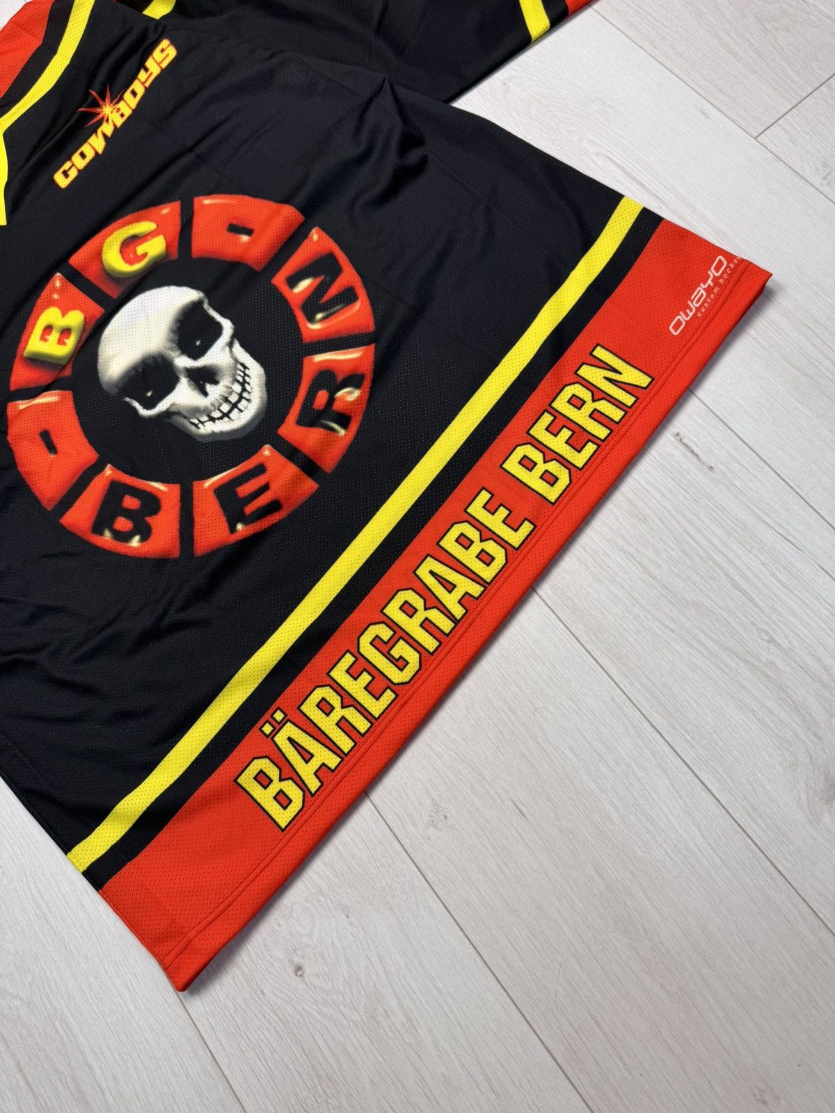 NHL Custom Owayo SC BG Baregraben Bern 75 RENEGADE Hockey Jersey Size US XL / EU 56 / 4 - 5 Thumbnail
