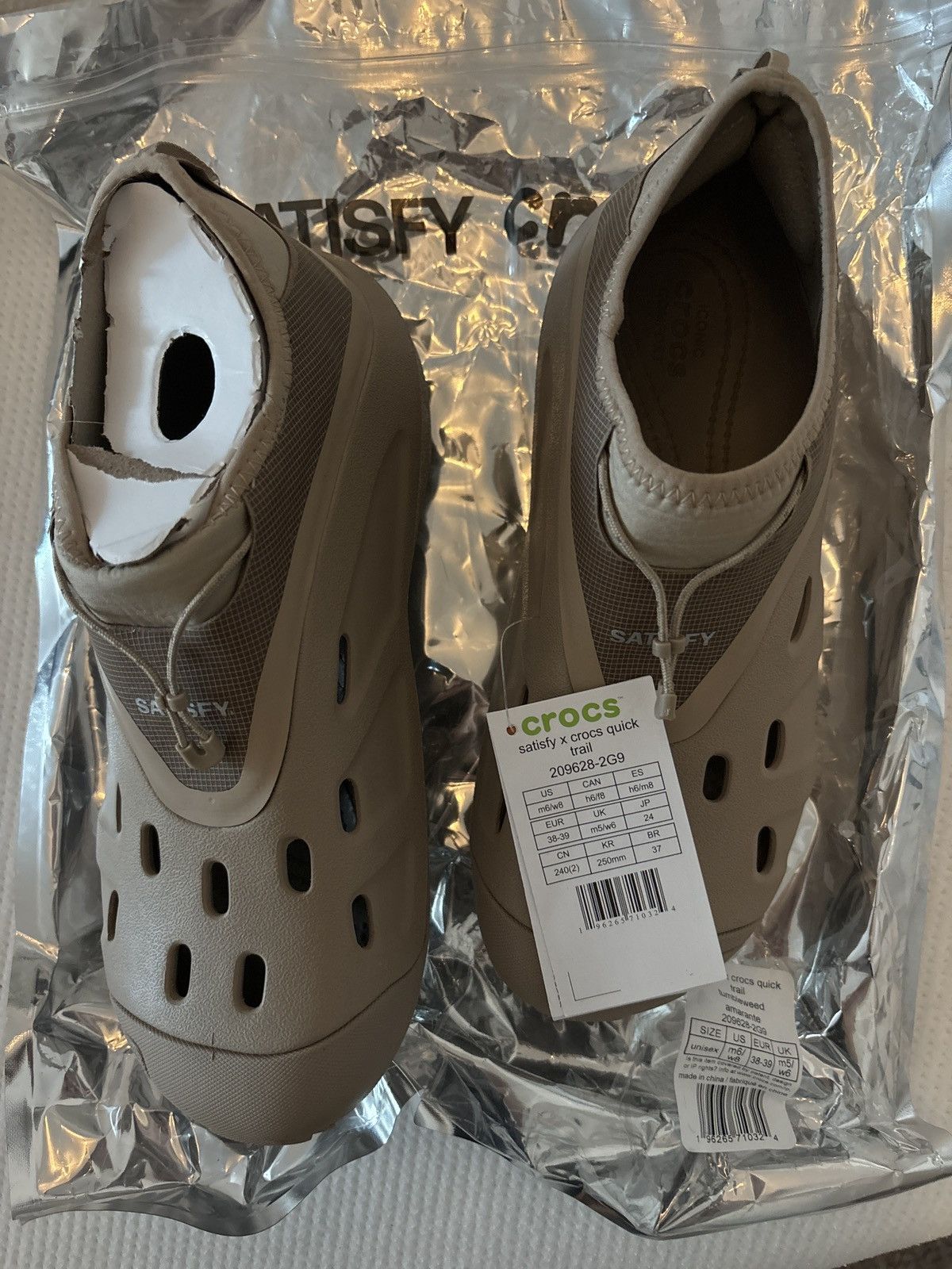 Crocs × Satisfy Satisfy x Crocs Quick Trail Low Size US 6 / EU 39 - 4 Thumbnail
