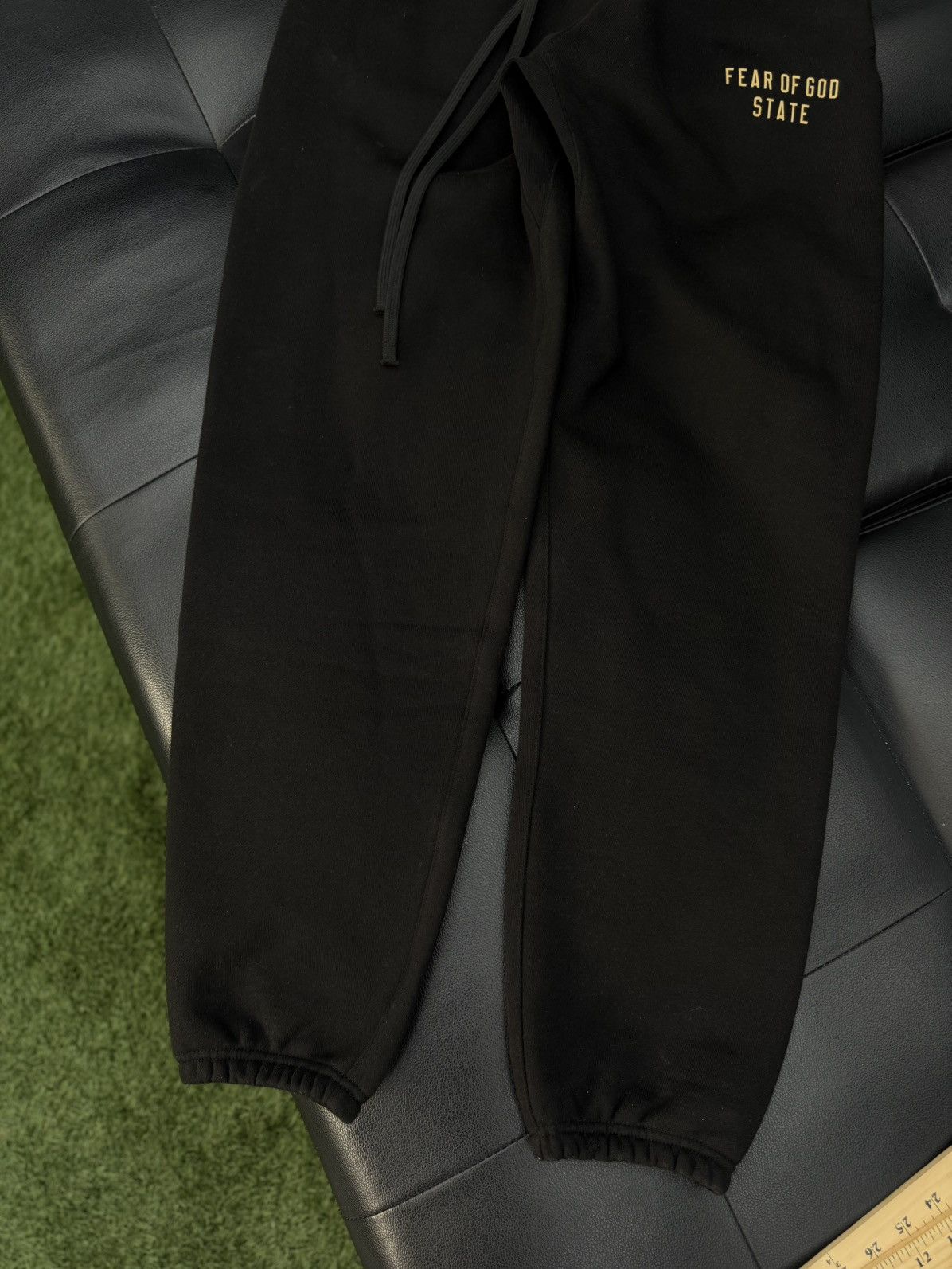 Essentials Fear Of God Essentials Black Sweatpants Size M 🧼 Size US 30 / EU 46 - 6 Thumbnail