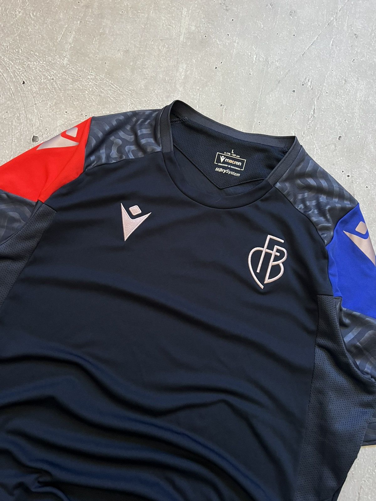 Macron FC Basel T-Shirt Macron 2023-24 Rare Training Jersey Size L Size US L / EU 52-54 / 3 - 3 Thumbnail