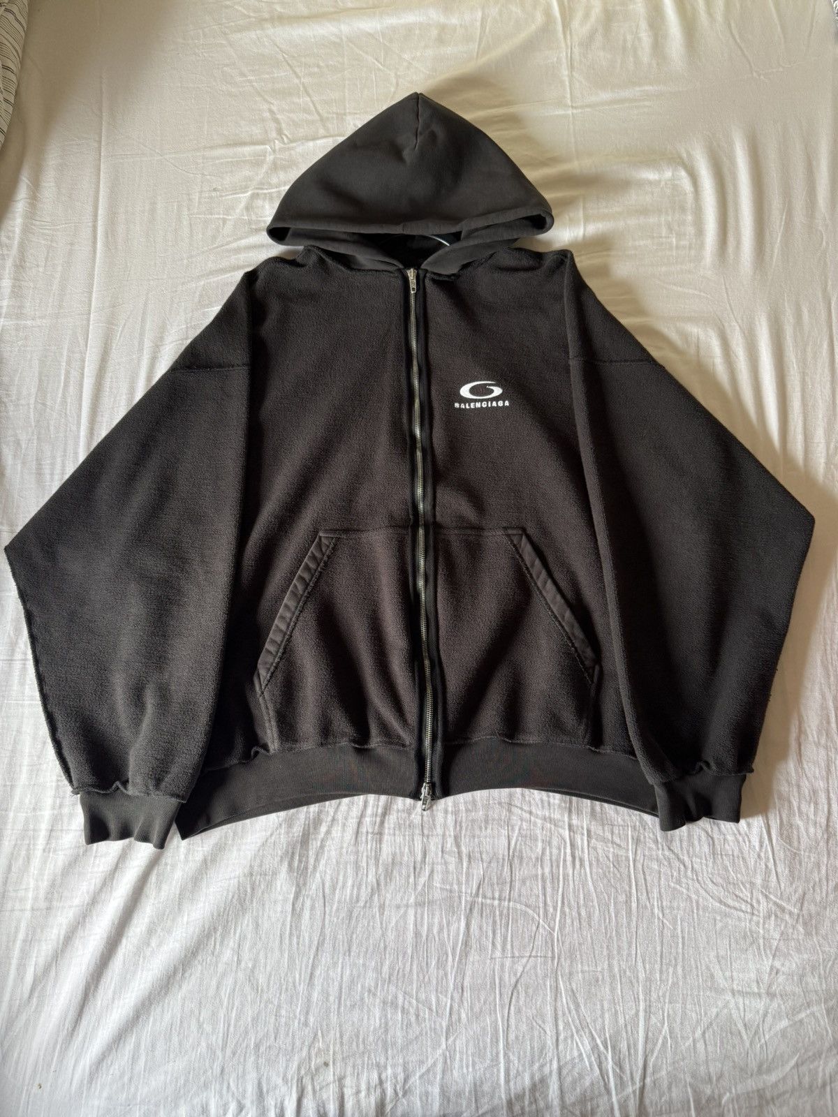BALENCIAGA ポロ ジップフーディー Balenciaga BALENCIAGA HEAVY METAL ZIP UP MUD HOODIE | Grailed
