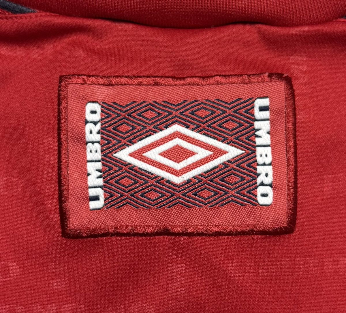 Umbro 1990s Umbro Template Football Shirt Soccer Jersey Vintage Size US L / EU 52-54 / 3 - 9 Thumbnail