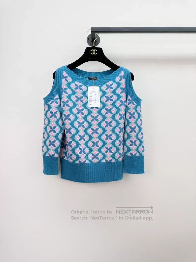 Chanel Chanel Show-style knitted off-the-shoulder sweater Size XS / US 0-2 / IT 36-38 - 1 Thumbnail