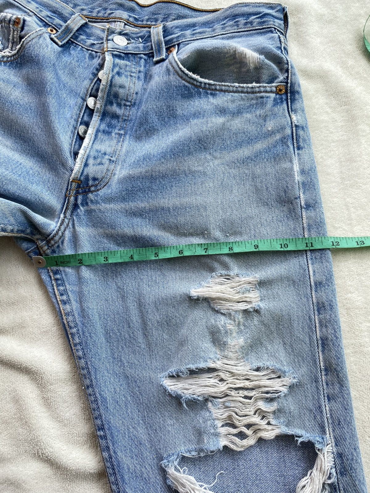 Levi's VINTAGE LEVIS 501xx DISTRESSED JEANS PANTS Size US 33 - 16 Thumbnail