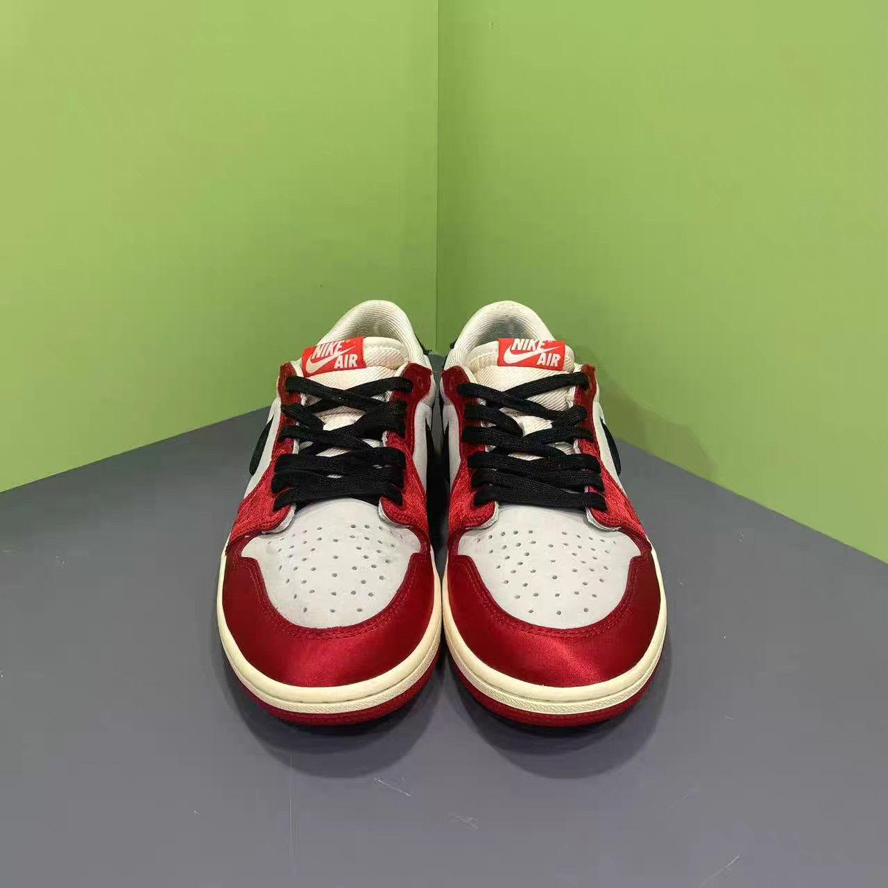 Jordan Brand Trophy Room x Air Jordan 1 Low Basketball Shoes K15 Size US 9 / EU 42 - 2 Thumbnail