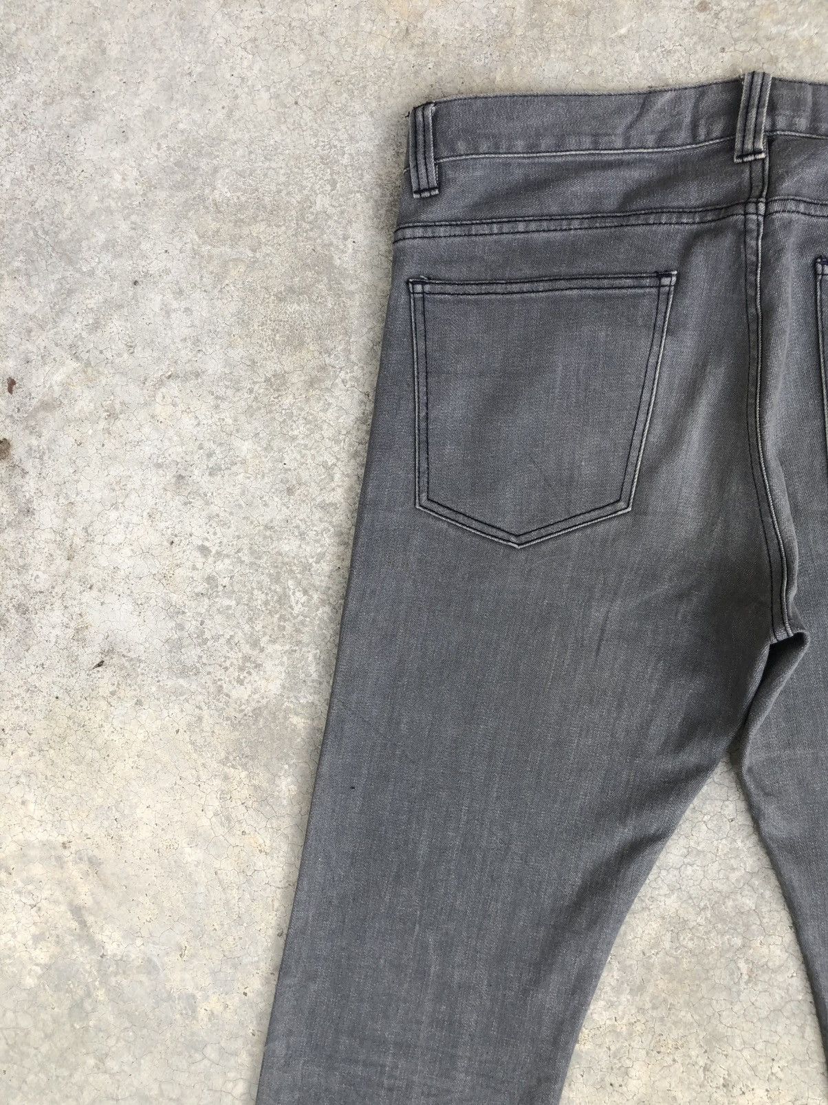 Burberry Burberry Black Label Distressed Slim Jeans Size US 33 - 9 Thumbnail