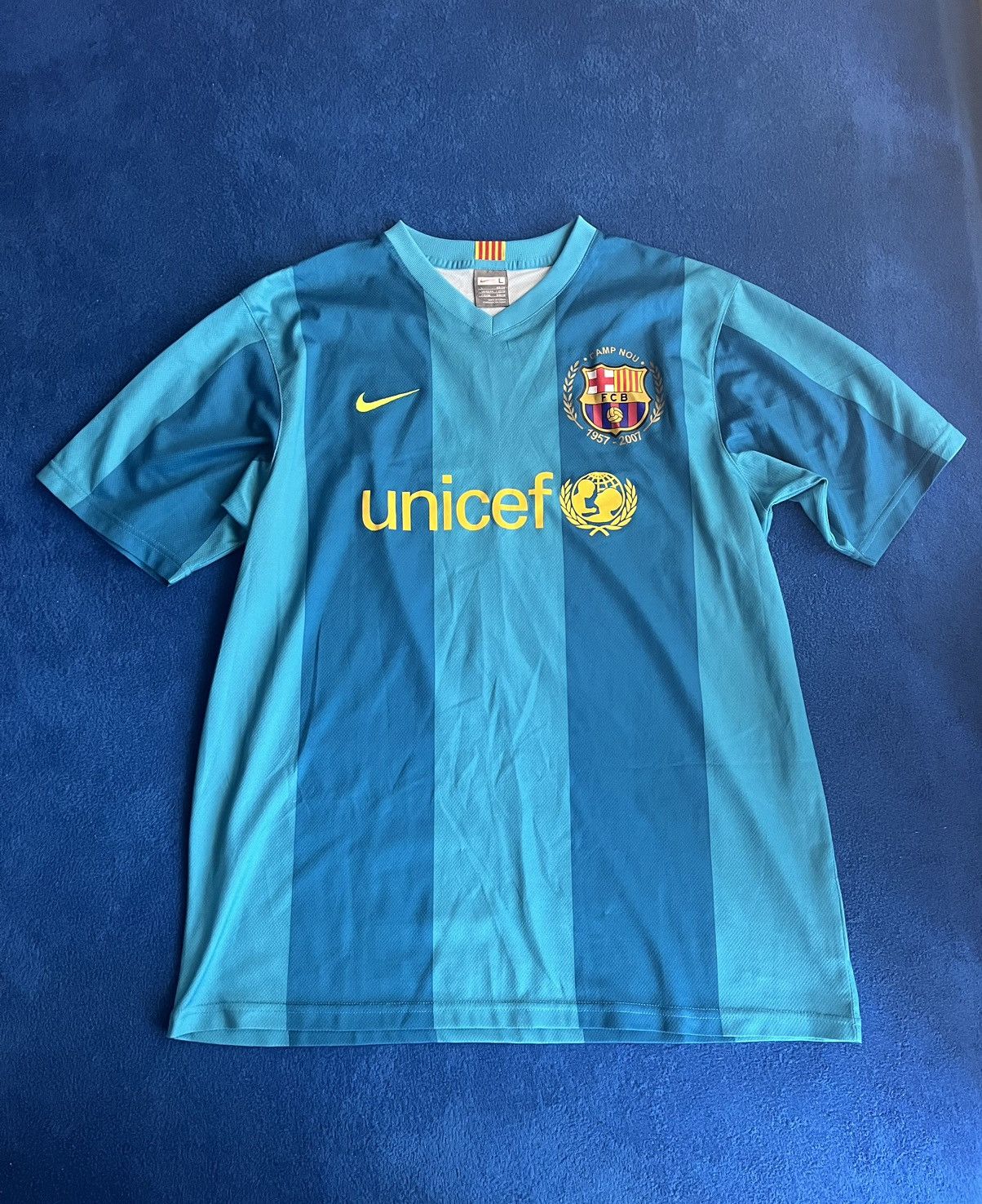 Nike Vintage nike fc Barcelona SOCCER JERSEY TSHIRT Size US L / EU 52-54 / 3 - 1 Thumbnail