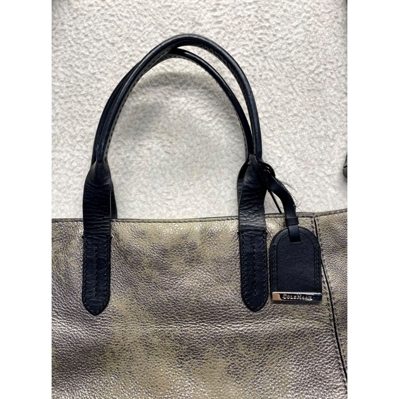 Cole Haan Cole Haan Metallic Pebbled Leather Shoulder Tote Bag Womens Bag Metallic Finish Pebbled Leather Shoulder Bag Good Condition Size ONE SIZE - 3 Thumbnail