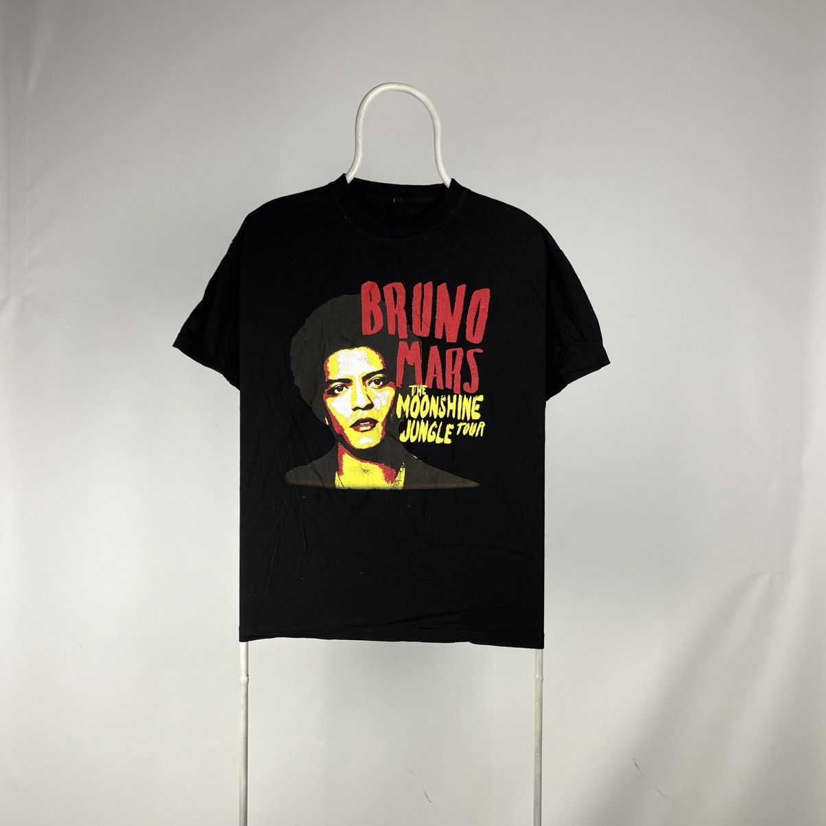 Band Tees Bruno Mars The Moonshine Jungle tour tshirt Size US XL / EU 56 / 4 - 1 Thumbnail