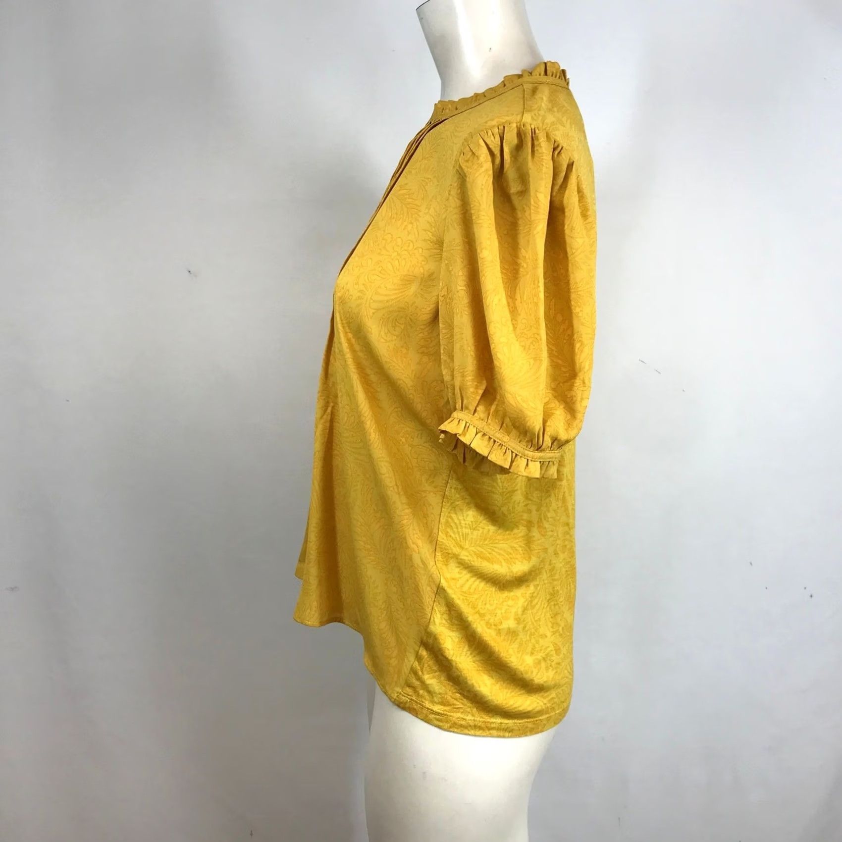 Loft VINTAGE LOFT? No, LOFT Petites Yellow Paisley Jacquard Pintuck Ruffle Neck Puff Sleeve Blouse PS Petites Women Blouse Yellow Paisley Jacquard Size S / US 4 / IT 40 - 6 Thumbnail