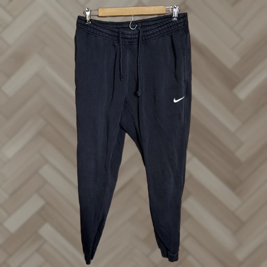 Nike VINTAGE Black Nike Y2K Grunge Essential Jogger Sweatpants Mens L Black Nike Sweatpants Grunge 90s Size US 33 - 1 Thumbnail