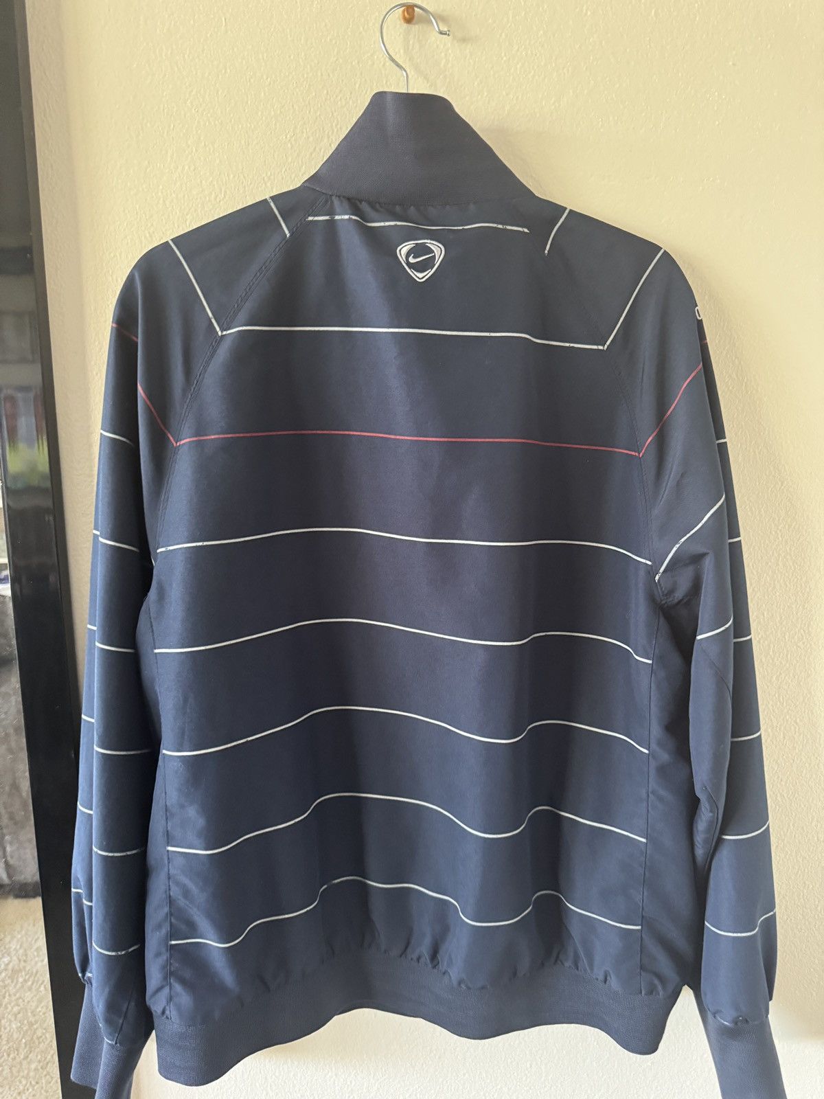 Nike Aston Villa Nike Vintage FC Training Jacket Size US L / EU 52-54 / 3 - 6 Thumbnail