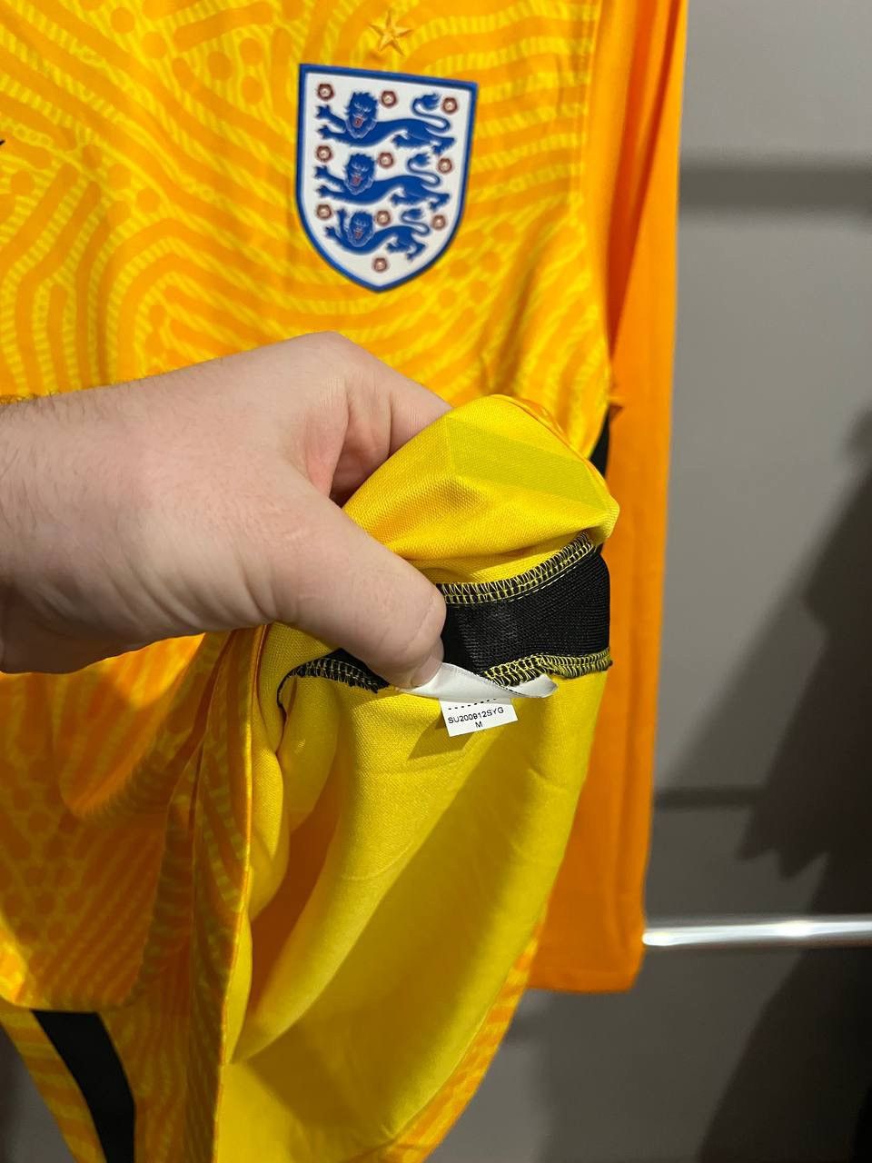Nike 2020/21 ENGLAND TEAM GK SOCCER JERSEY FOOTBALL SHIRT SZ M Size US M / EU 48-50 / 2 - 14 Thumbnail