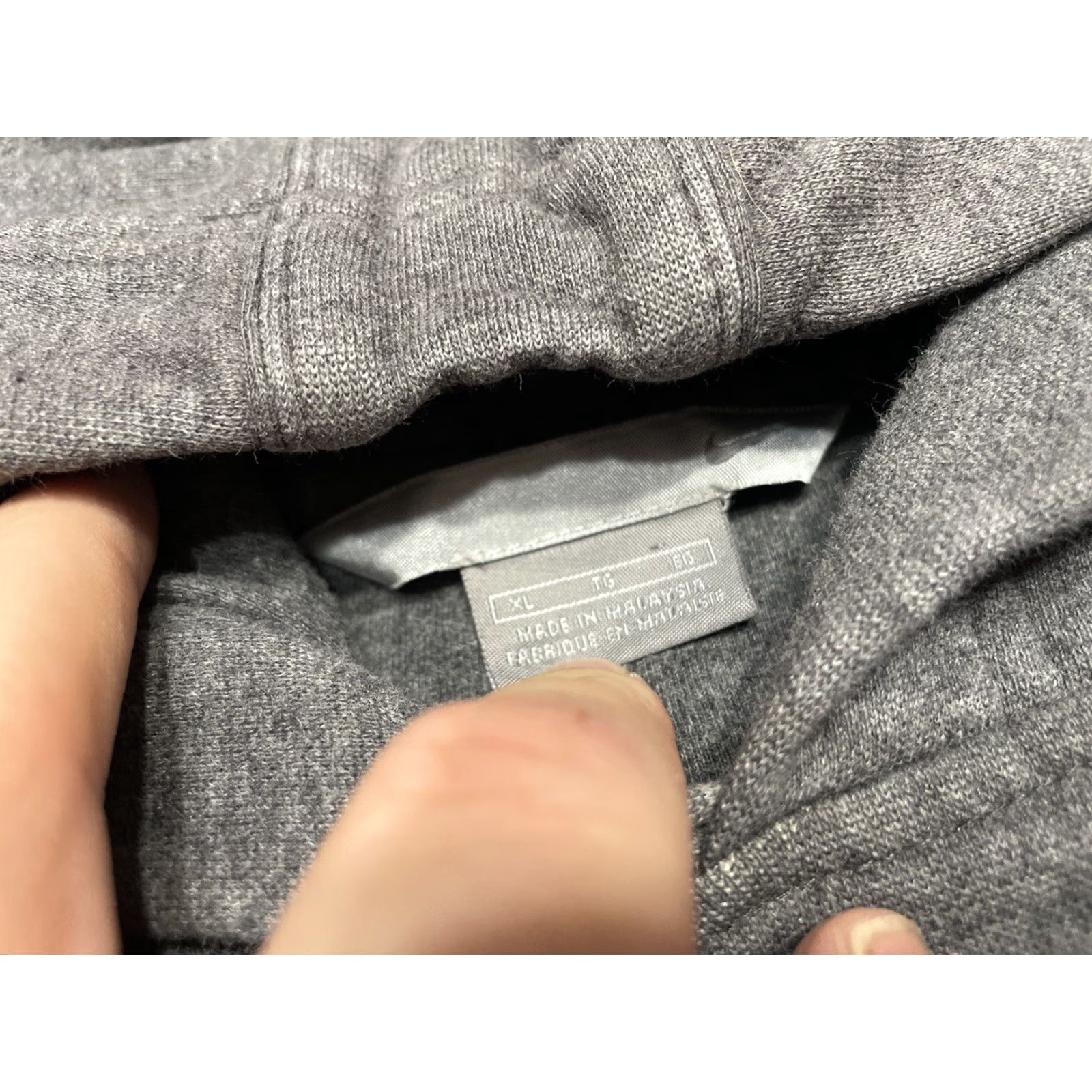 Nike VINTAGE Nike Hoodie Sweatshirt XL Embroidered Swoosh J1 Gray Pullover Mens Long Sleeve Pocket Hooded Sports USA Y2K Essentials Size US XL / EU 56 / 4 - 2 Thumbnail