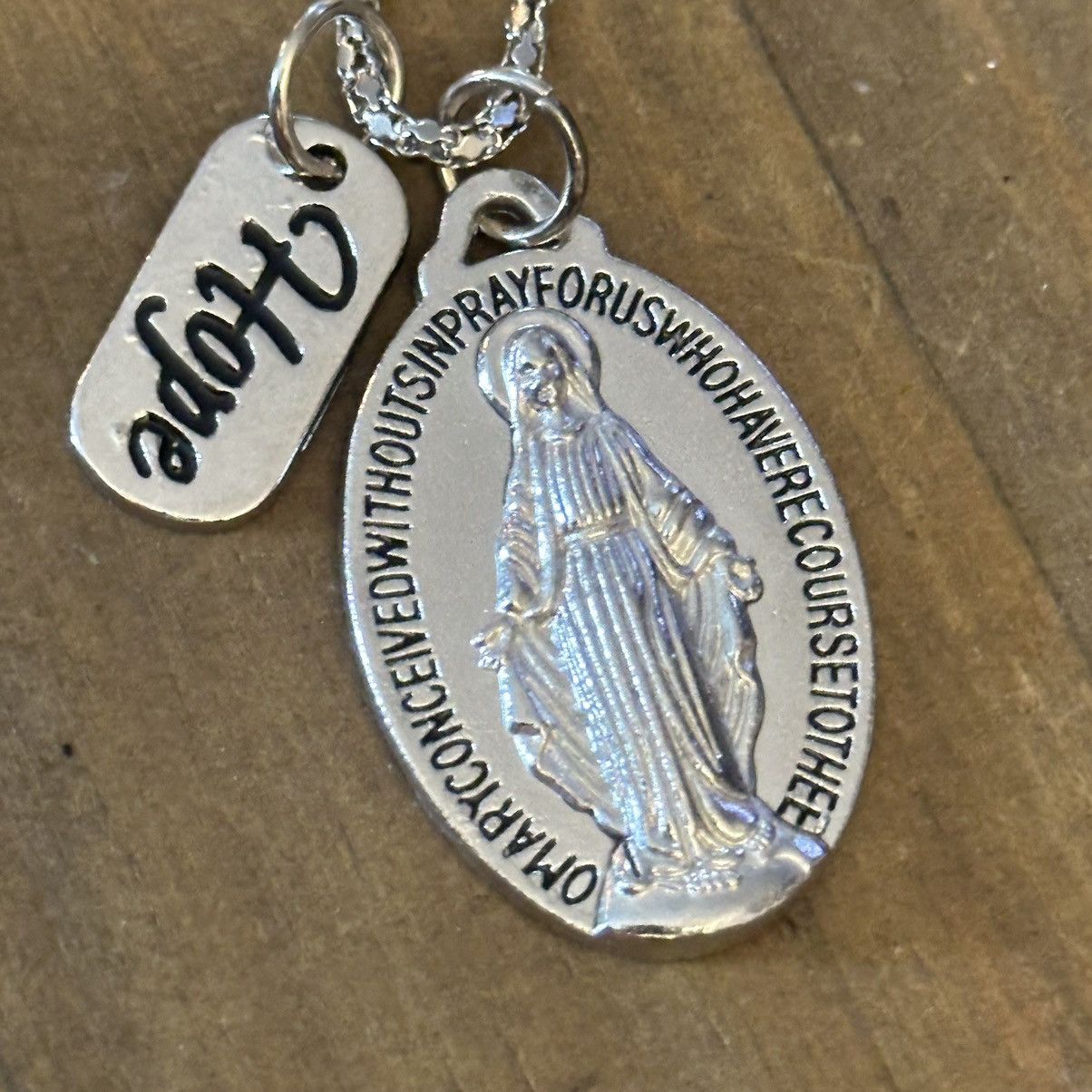 Other Mother Mary oval pendant necklace Size ONE SIZE - 3 Thumbnail