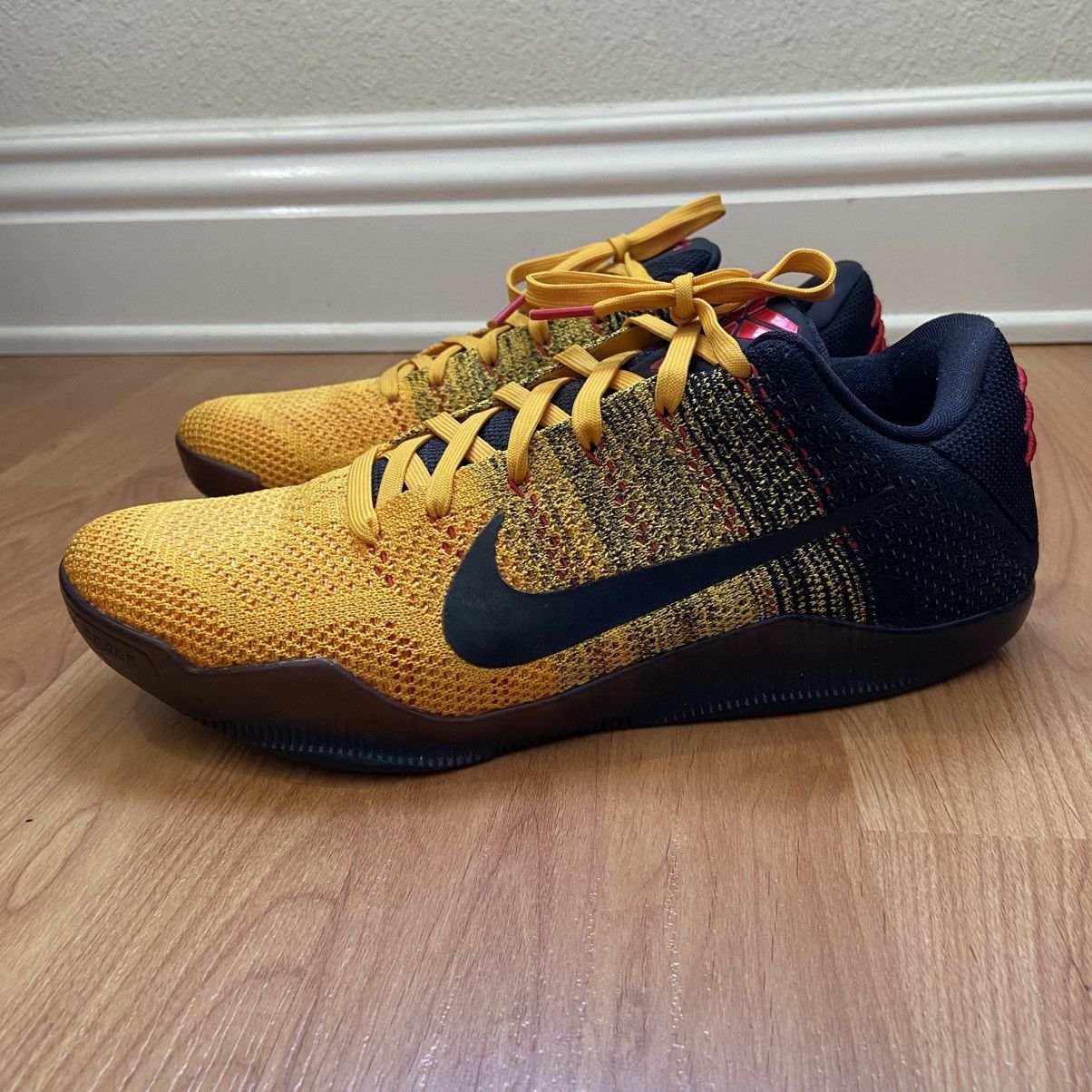 Nike Nike Men’s Kobe Bryant 11 Low Bruce Lee Shoes Size 11 Size US 11 / EU 44 - 4 Thumbnail