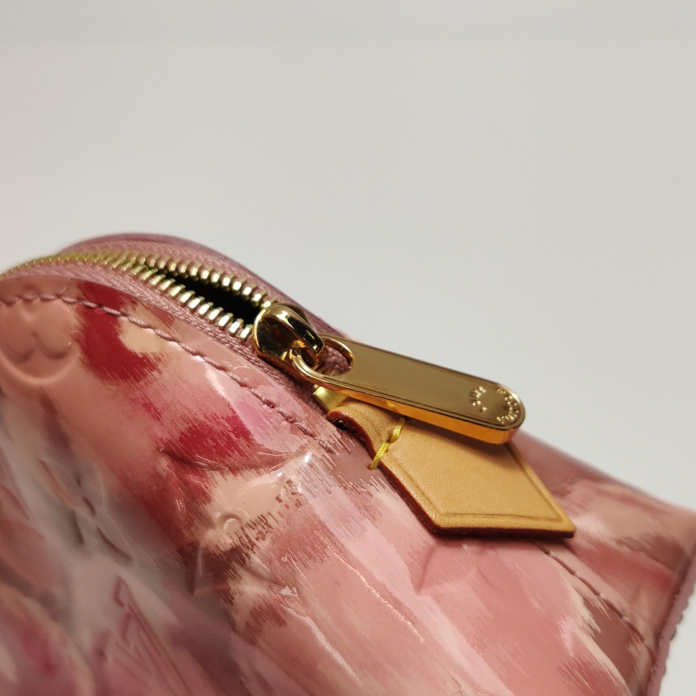 Louis Vuitton Louis Vuitton (LV) Small vegetable tanned leather colorbloc Size ONE SIZE - 8 Thumbnail