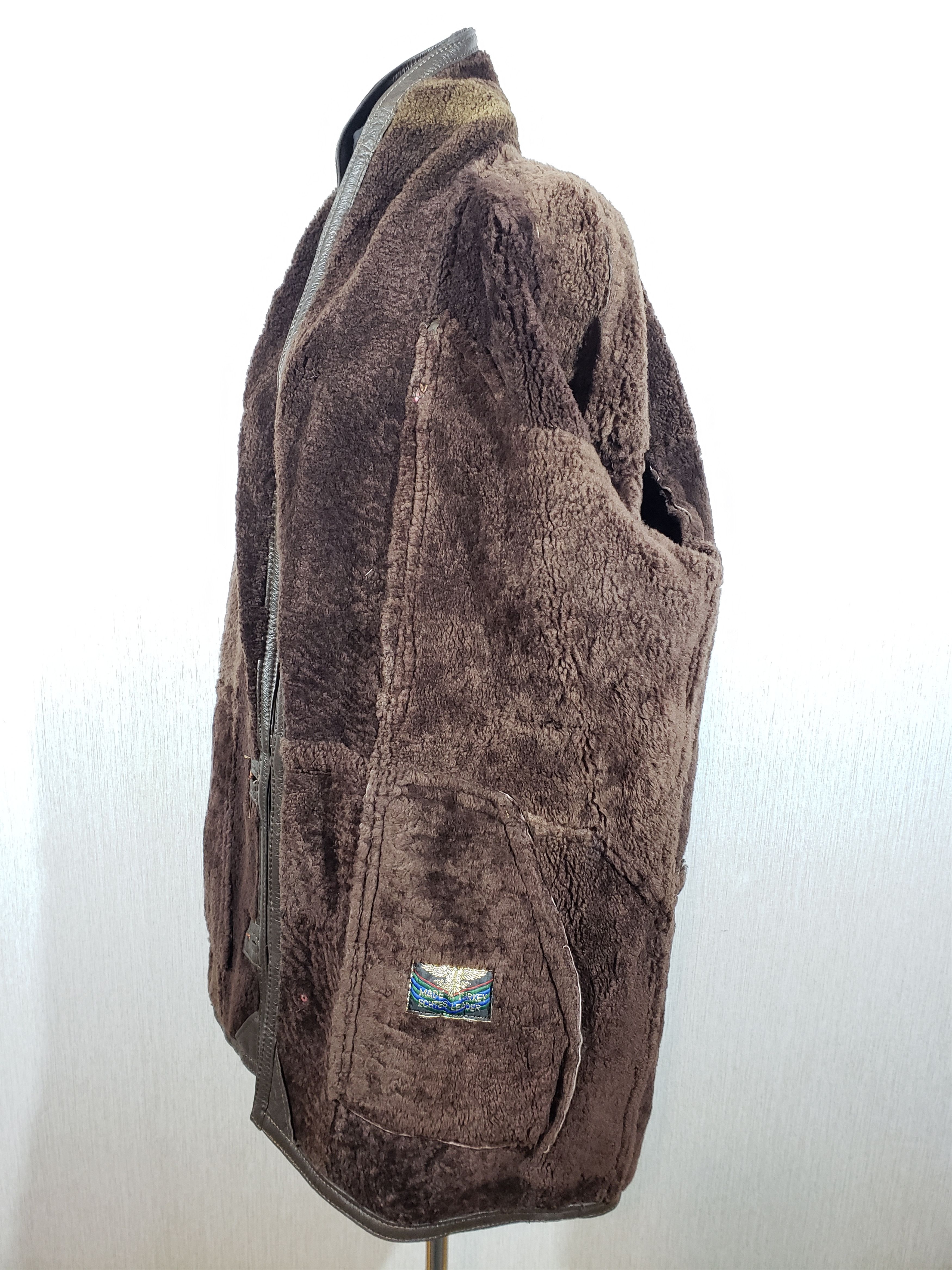 Other Warm, reliable men's sheepskin coat with genuine fur. Size US L / EU 52-54 / 3 - 9 Thumbnail