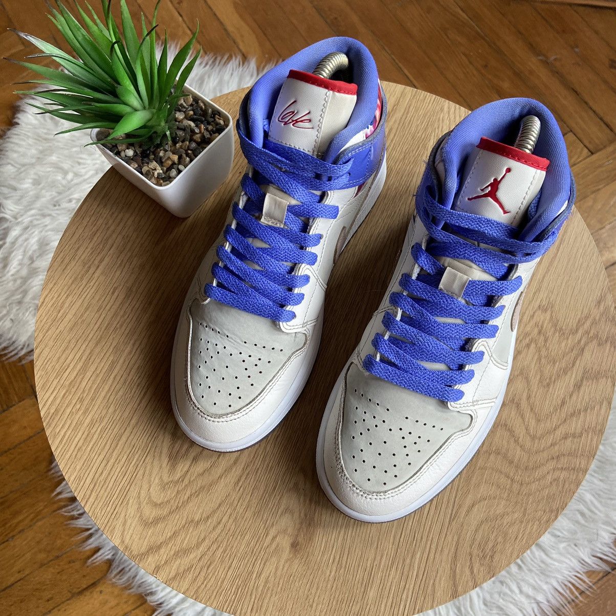 Jordan Brand × Nike 📌 Cutie Nike Air Jordan 1 Mid Valentine’s Day Bouquet Shoes Size US 7 / IT 37 - 3 Thumbnail