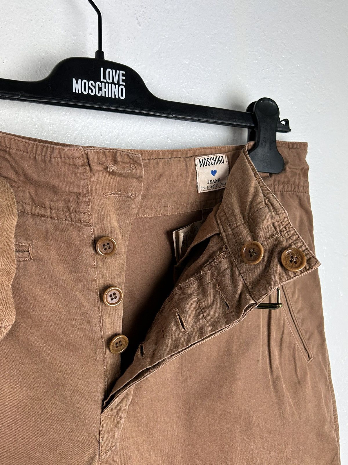 Moschino 90s Vintage Love Moschino Peace Against War Shorts Brown Size US 34 / EU 50 - 4 Thumbnail