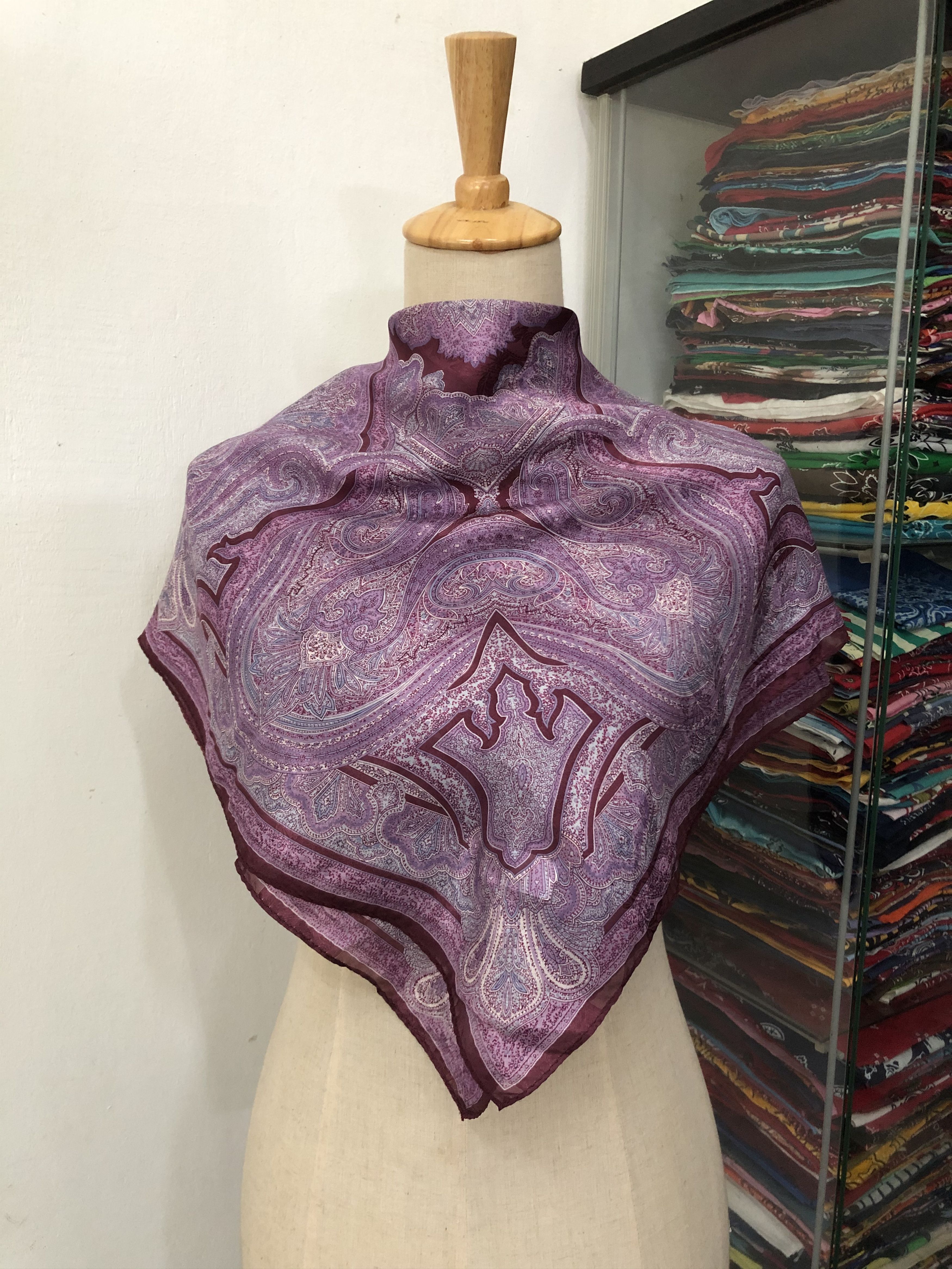 Vintage Vintage Silk Scarf Size ONE SIZE - 1 Thumbnail