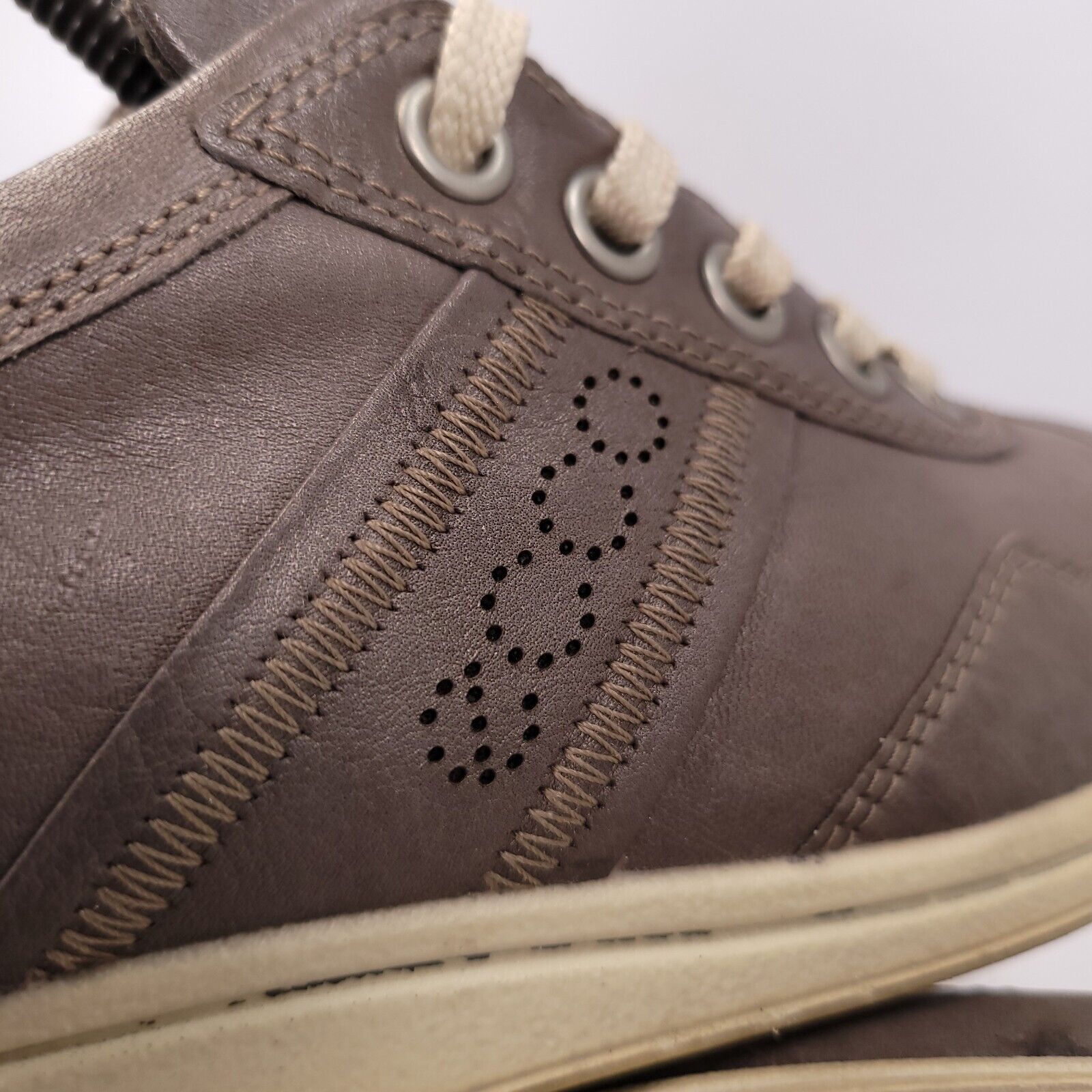 Ecco Ecco Outdoor Sneaker Shoe Womens Size 7.5 38 Brown White Size US 7.5 / IT 37.5 - 8 Thumbnail