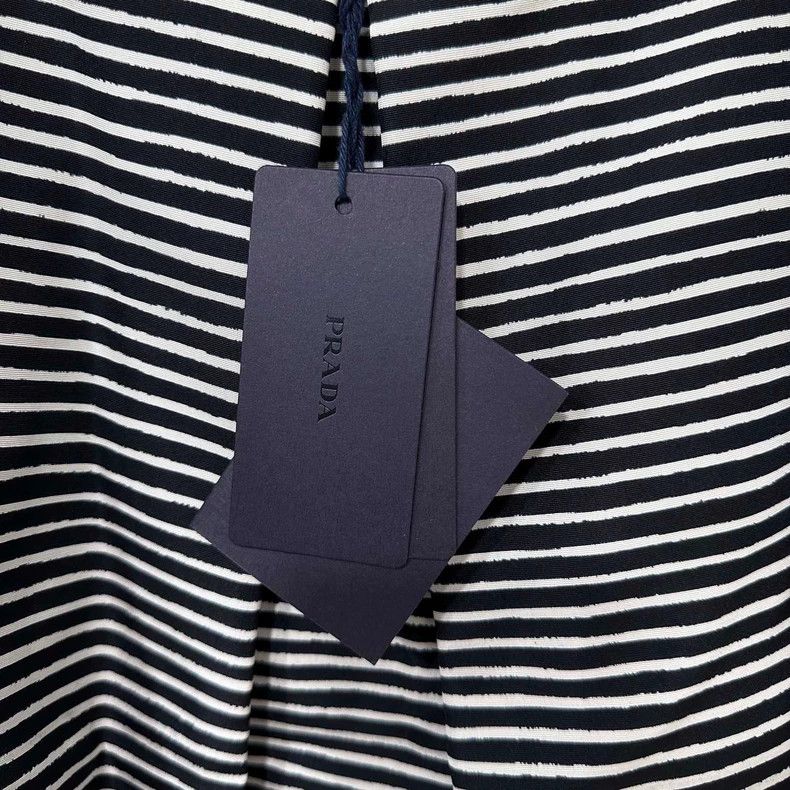 Prada Prada Striped pleated short 2504-Nextarrow Size 27" / US 4 / IT 40 - 7 Thumbnail