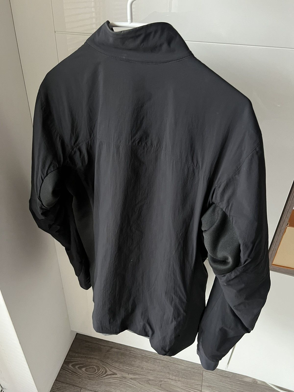 Arc'teryx ‼️Vintage Arcteryx Atom LT Reflection Logo Gorpcore Jacket‼️ Size L / US 10 / IT 46 - 8 Thumbnail
