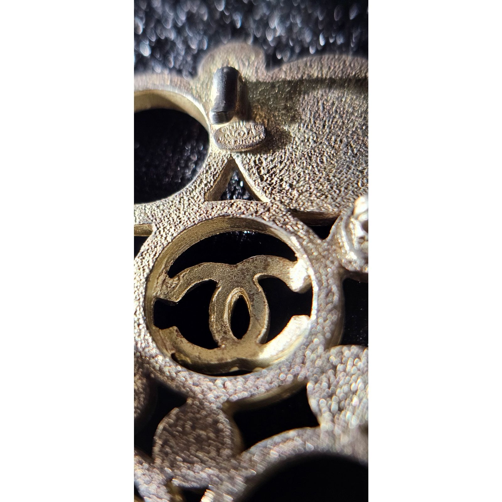 Chanel Vintage Chanel Metal Brooch with White Enamel CC Logos Size ONE SIZE - 6 Thumbnail