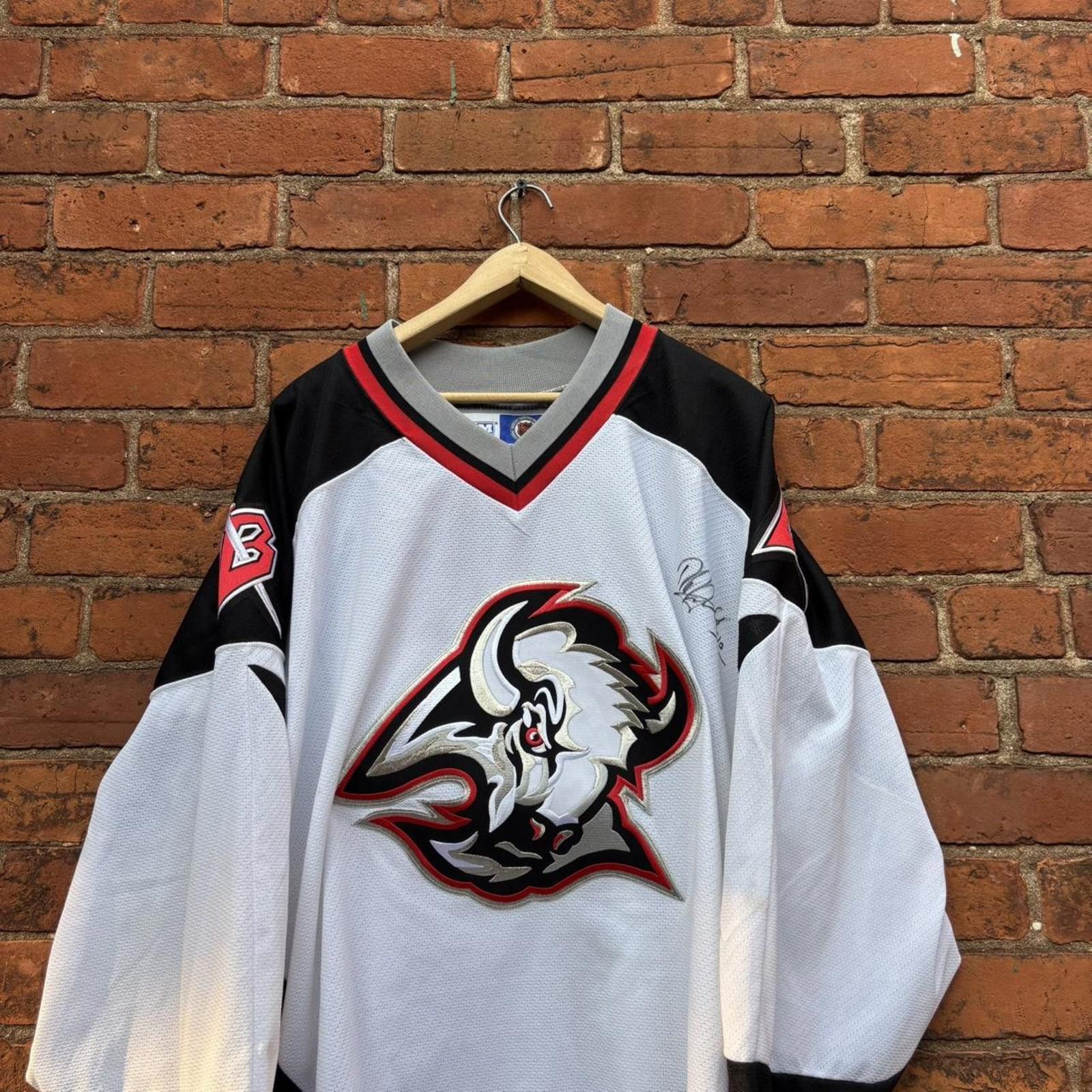 Other vintage Buffalo sabres dale hawerchuk autographed jersey 00s Size US XXL / EU 58 / 5 - 3 Thumbnail