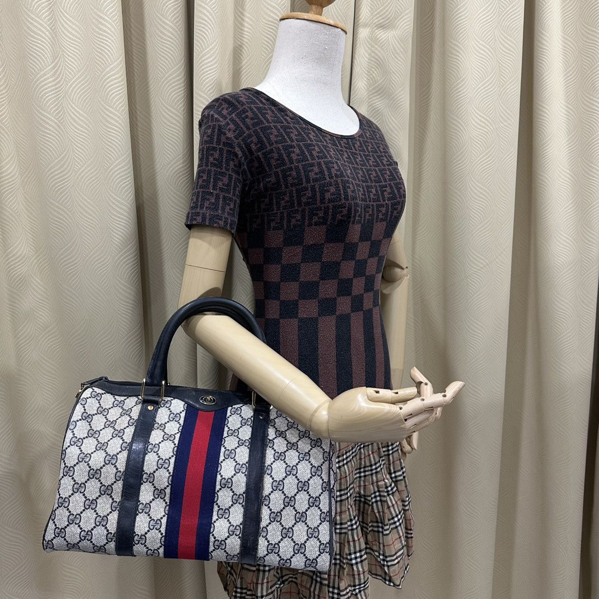 Gucci ‼️LASTDROP‼️ VINTAGE GUCCI GG SUPREME BOSTON BAG Size ONE SIZE - 1 Thumbnail