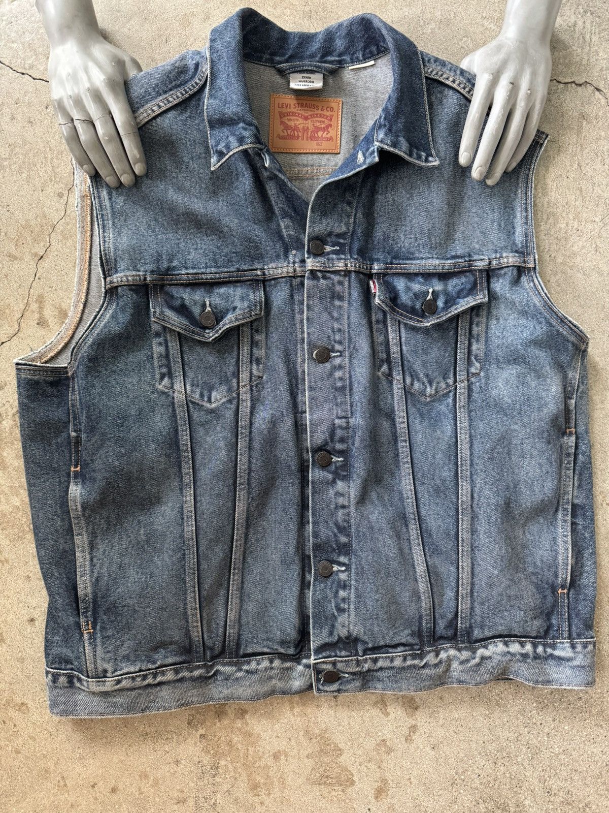 Levi's × Vetements ARCHIVE 18’ VETEMENTS X LEVI’S OVERSIZED DENIM VEST Size US XL / EU 56 / 4 - 1 Thumbnail