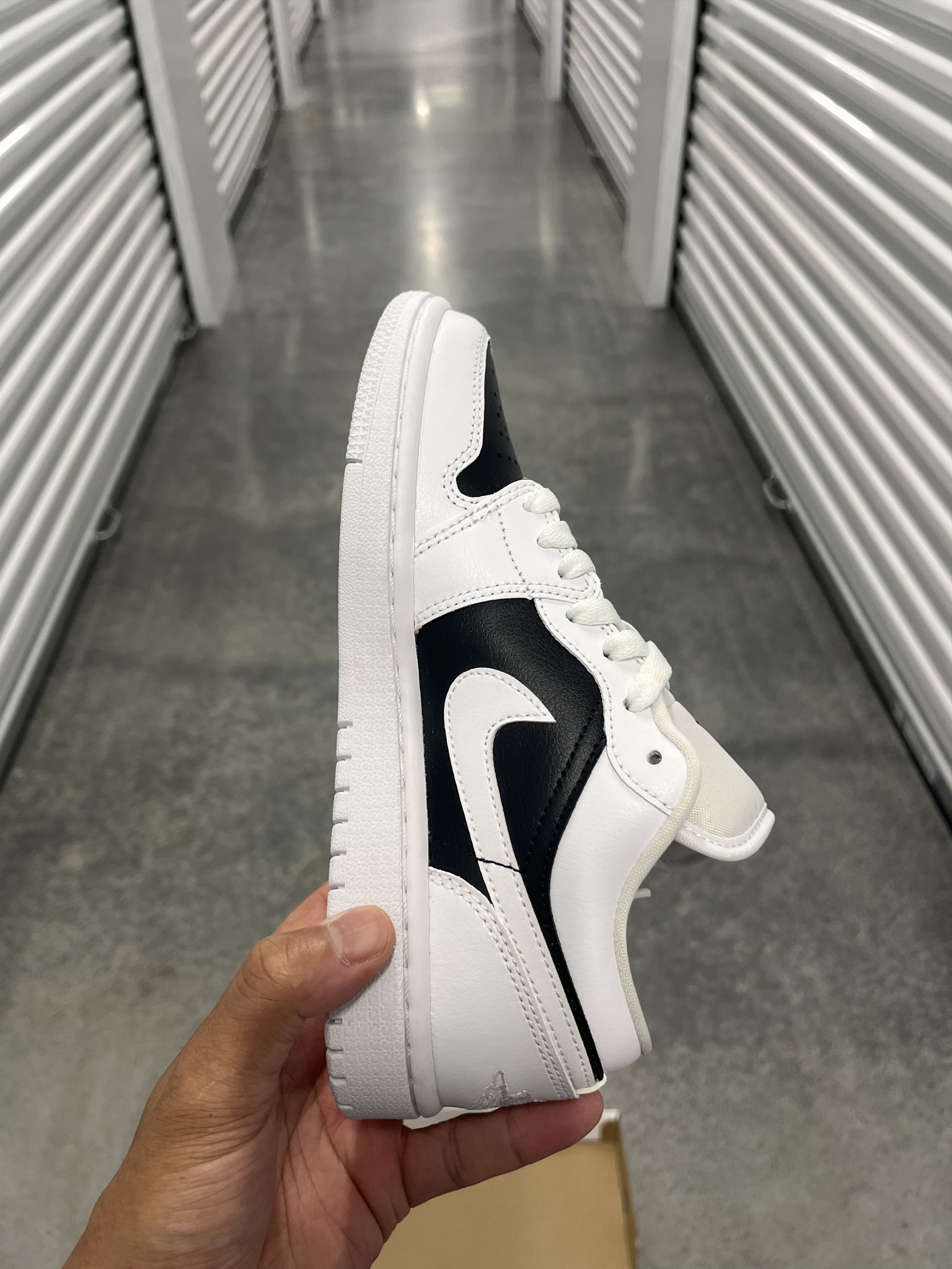 Nike Jordan 1 Low - Panda Sz6 Size US 6 / IT 36 - 8 Thumbnail