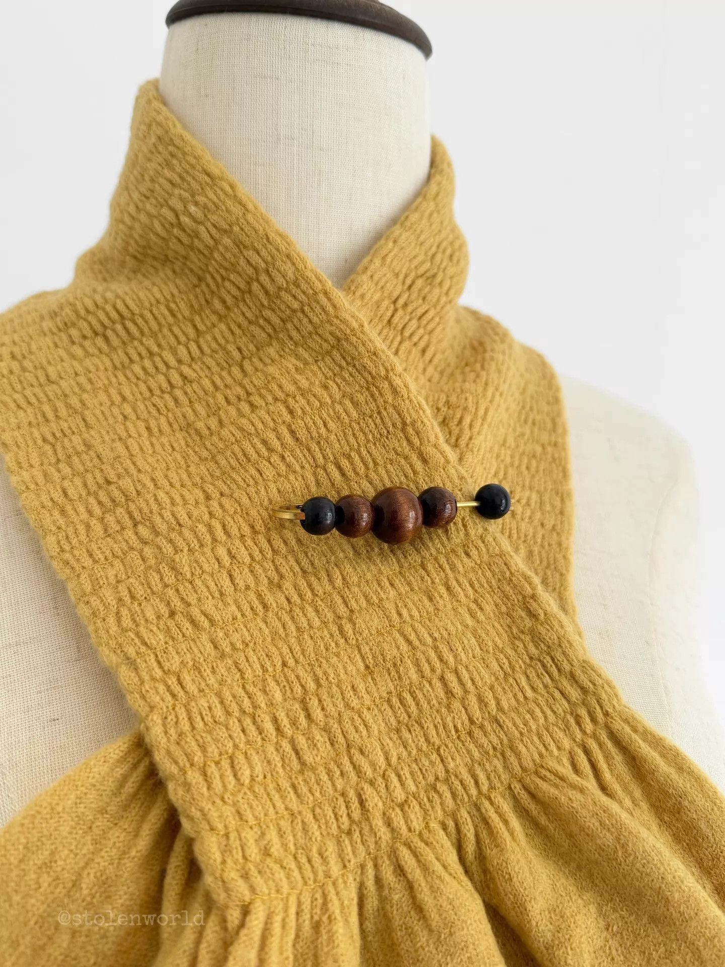 Romeo Gigli Romeo Gigli Pleated Wool Scarf Mustard Wooden Bead Pin Size ONE SIZE - 2 Thumbnail