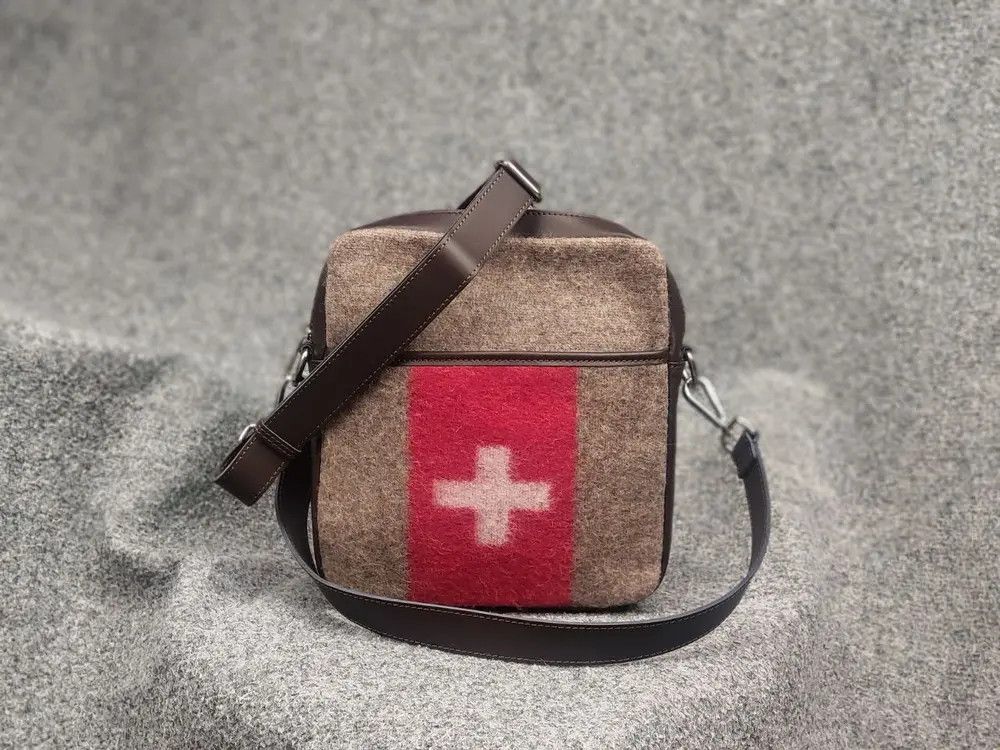 Eskimo woolen leather bag Swiss vintage Military Messenger