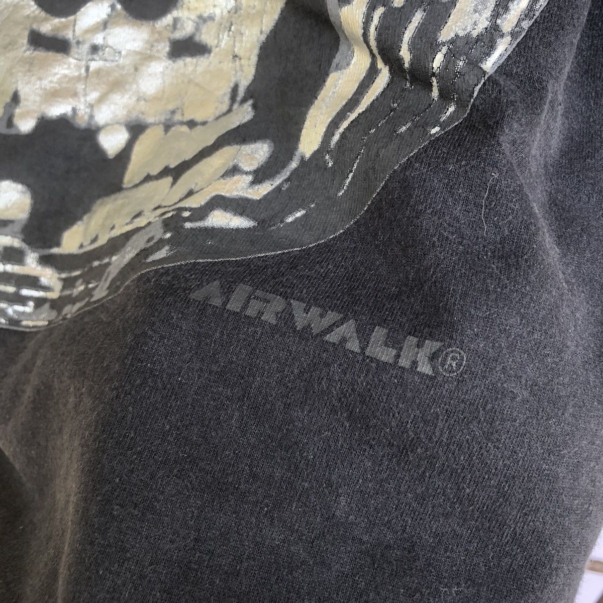 Airwalk Airwalk World Globe Skull Long Sleeve Shirt Size US L / EU 52-54 / 3 - 3 Thumbnail